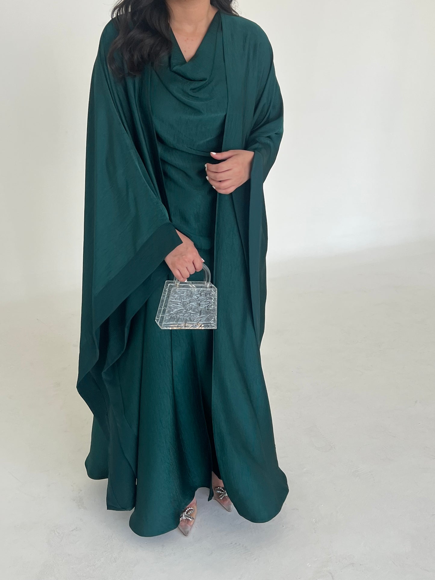 DN074 - SILK ABAYA SET