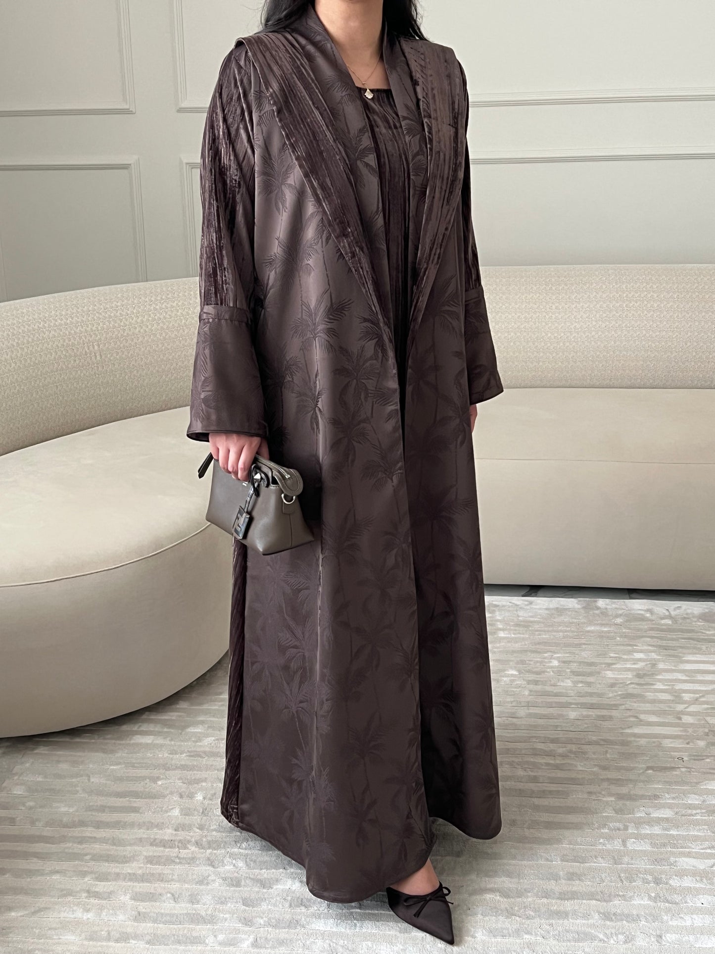 DN207 - VELVET PALM ABAYA