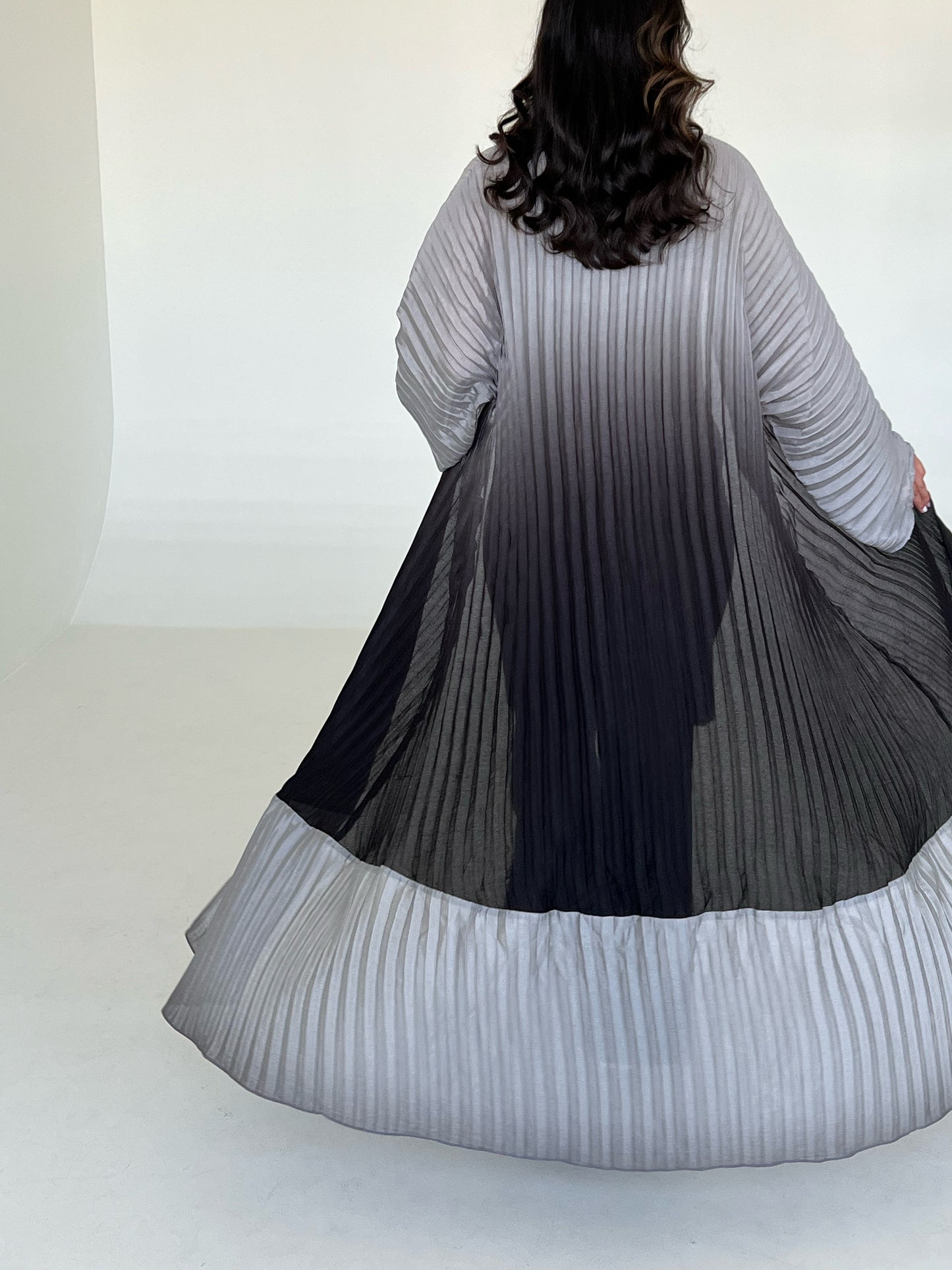DN036 - TWO TONE PLEATED ABAYA