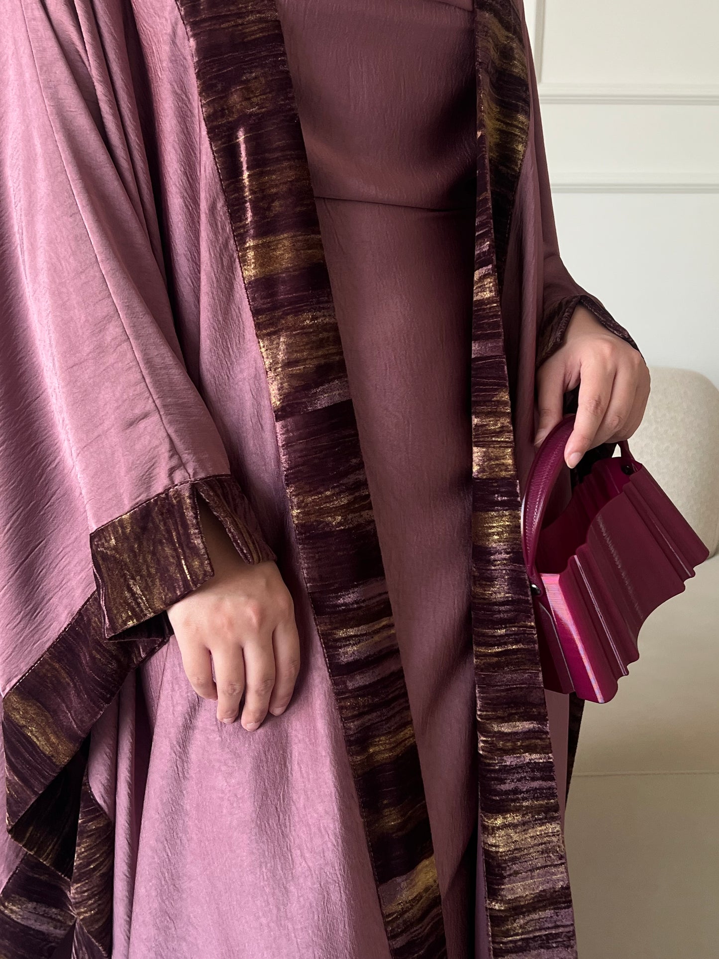 DN222 - SILK ABAYA SET