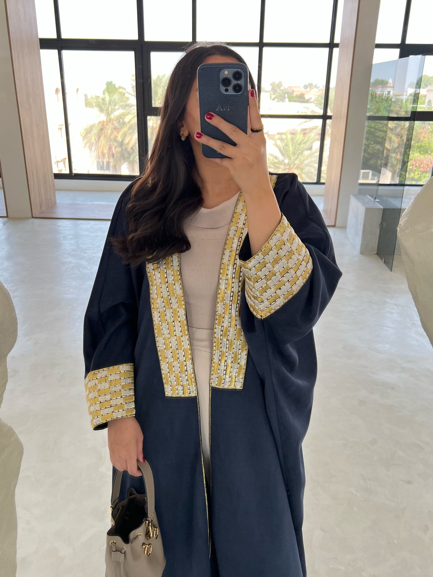 DN050 - BISHT ABAYA