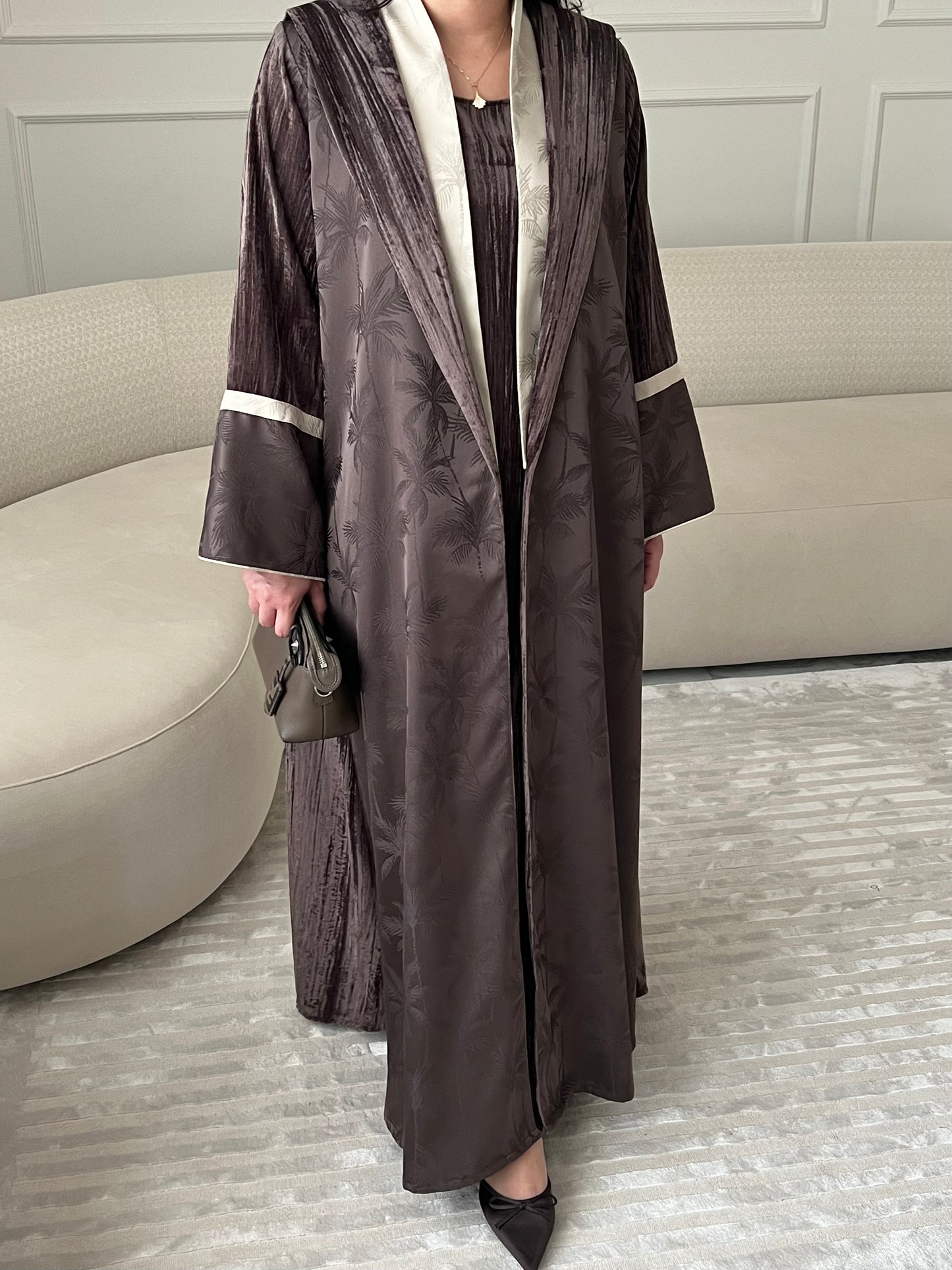 DN208 - VELVET PALM ABAYA