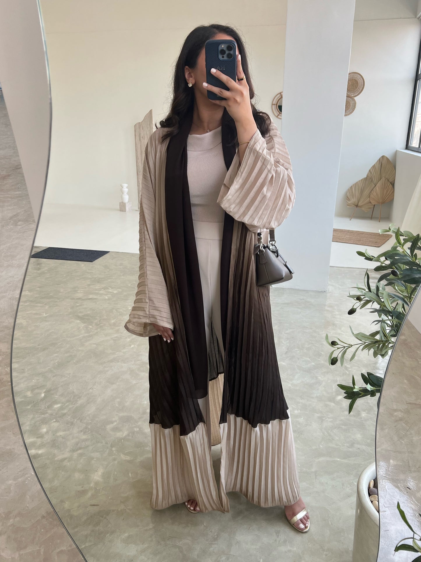 DN015 - TWO TONE PLEATED ABAYA