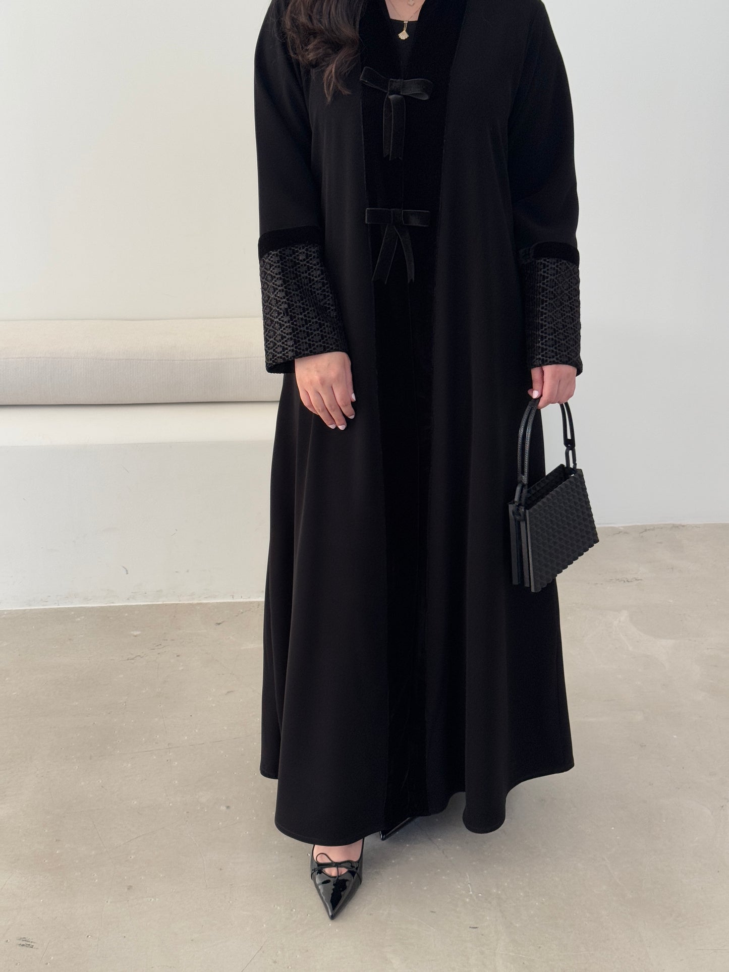 DN111 - BOW ABAYA