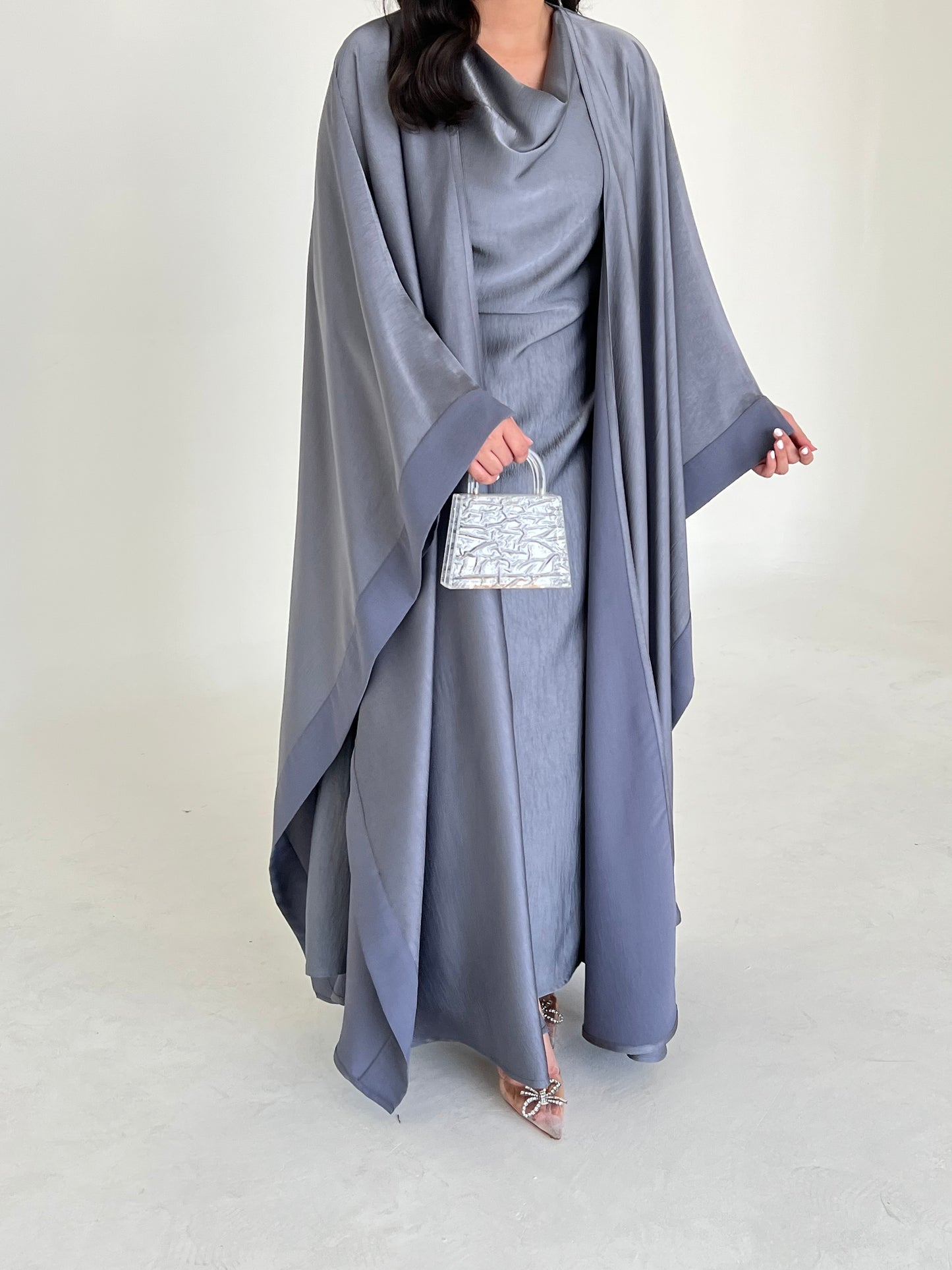 DN076 - SILK ABAYA SET