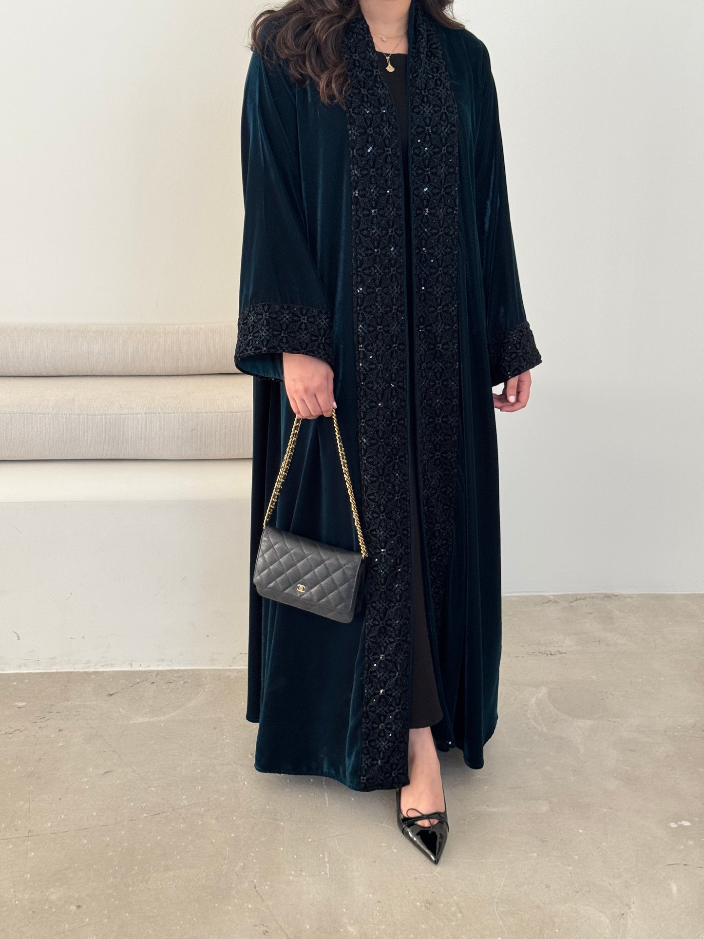 DN113 - VELVET ABAYA