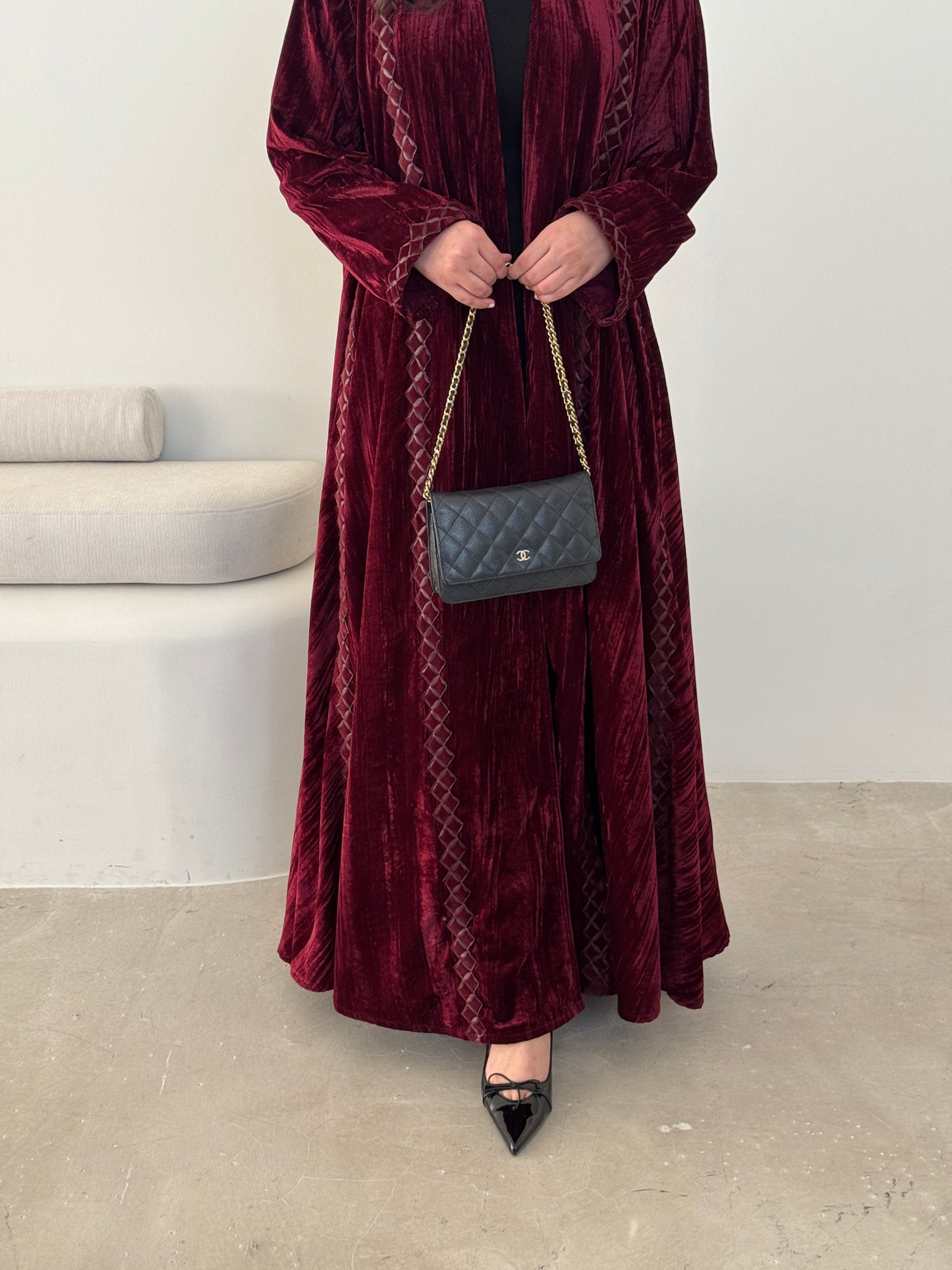 DN108 - CRUSHED VELVET ABAYA