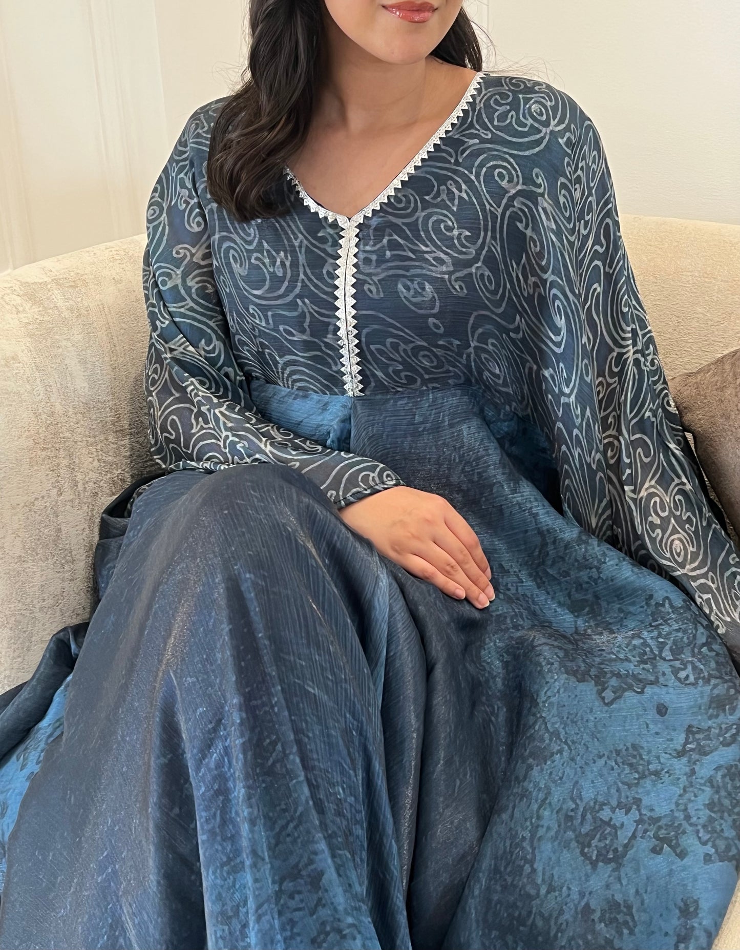 DN068 - ORGANZA KAFTAN