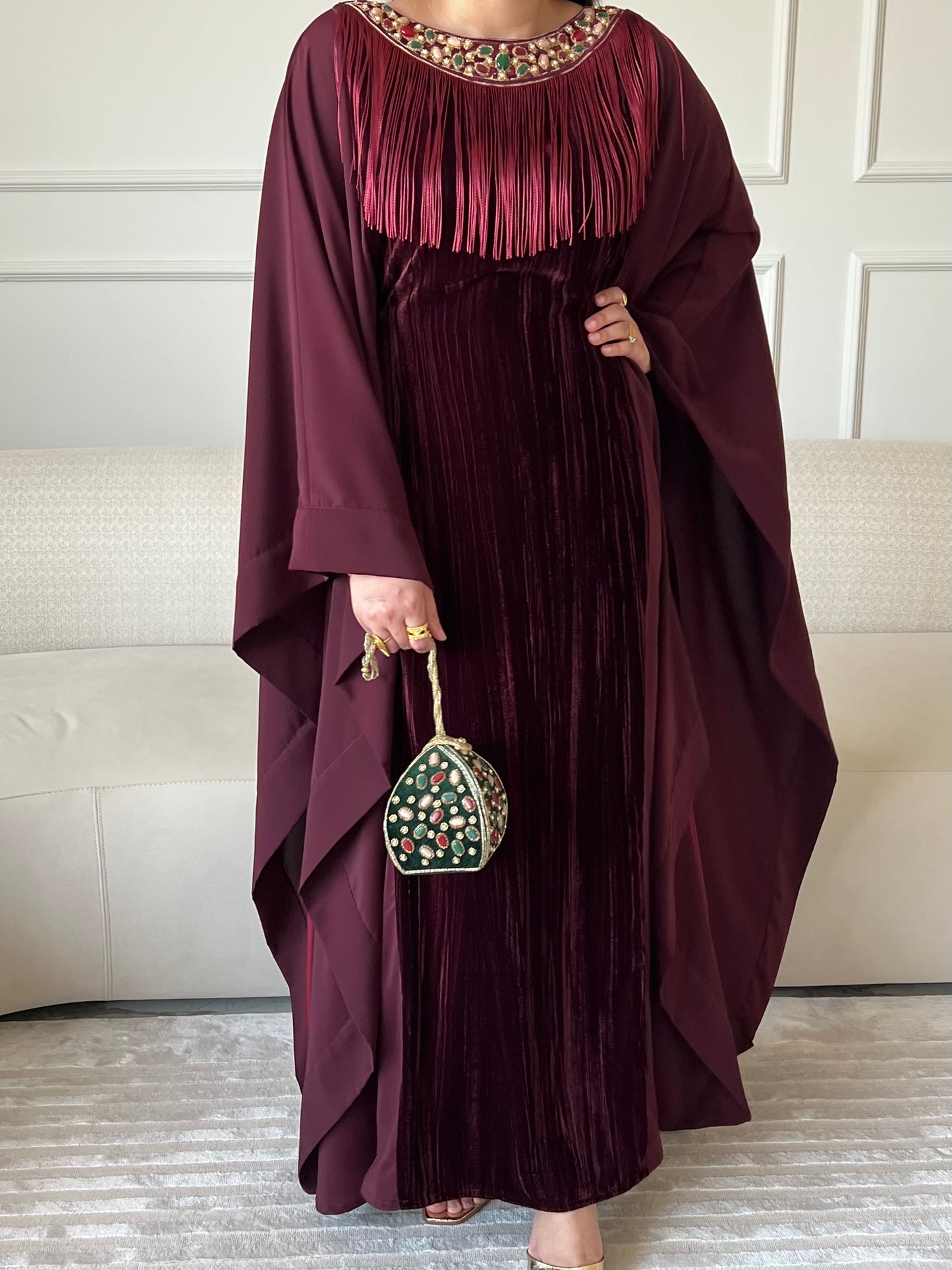 DN243 - STONE TASSEL