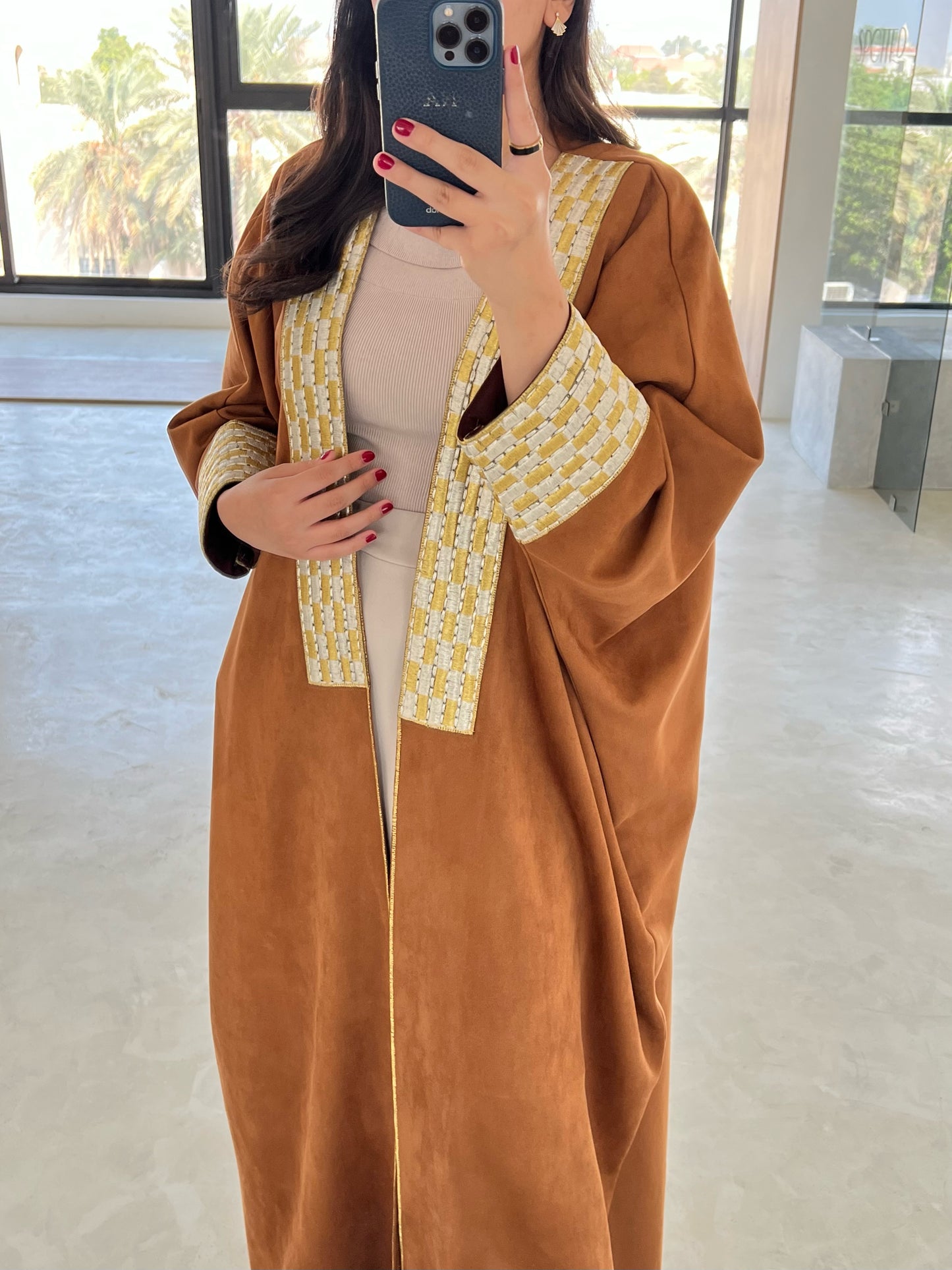 DN049 - BISHT ABAYA