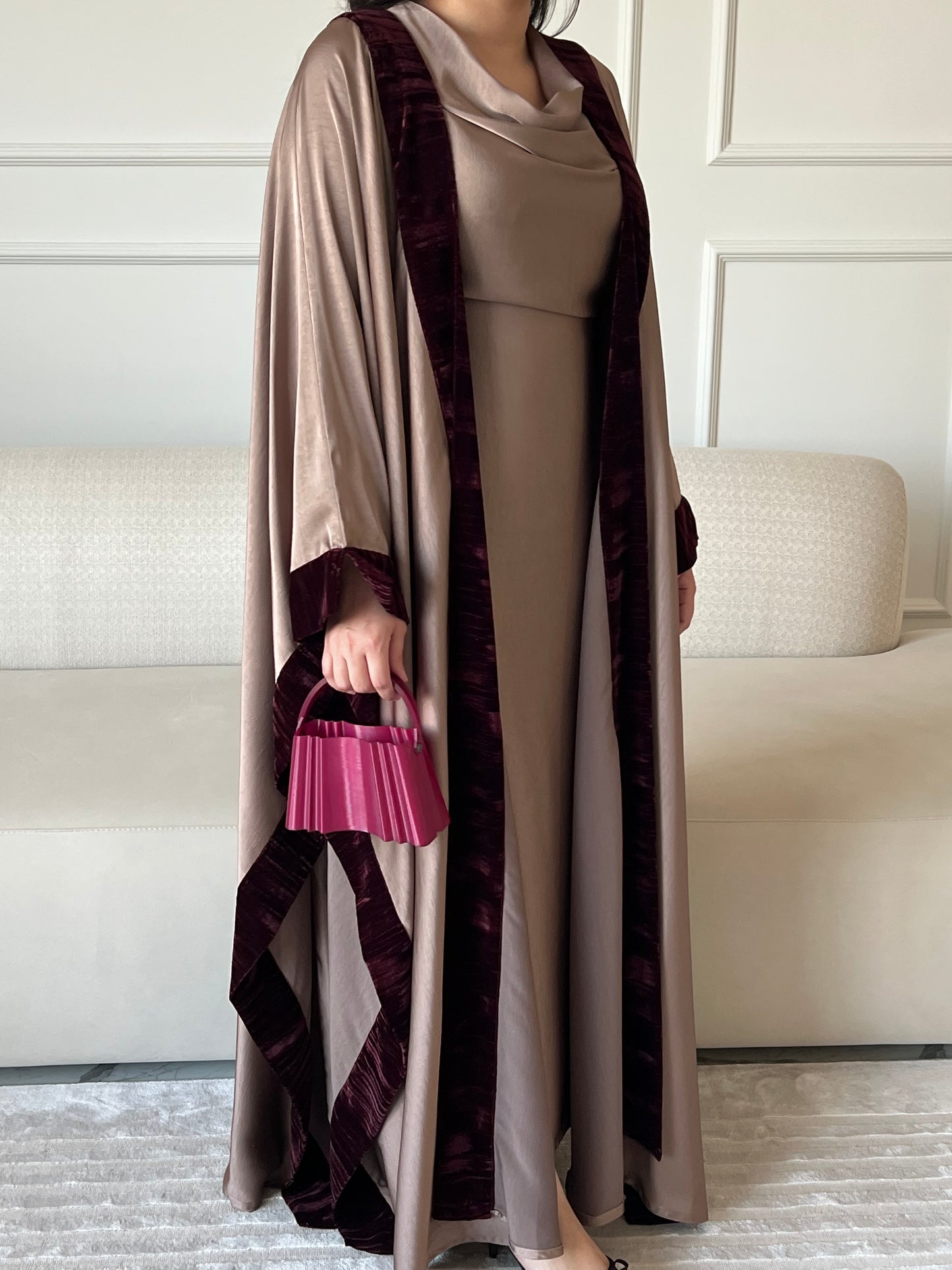 DN221 - SILK ABAYA SET