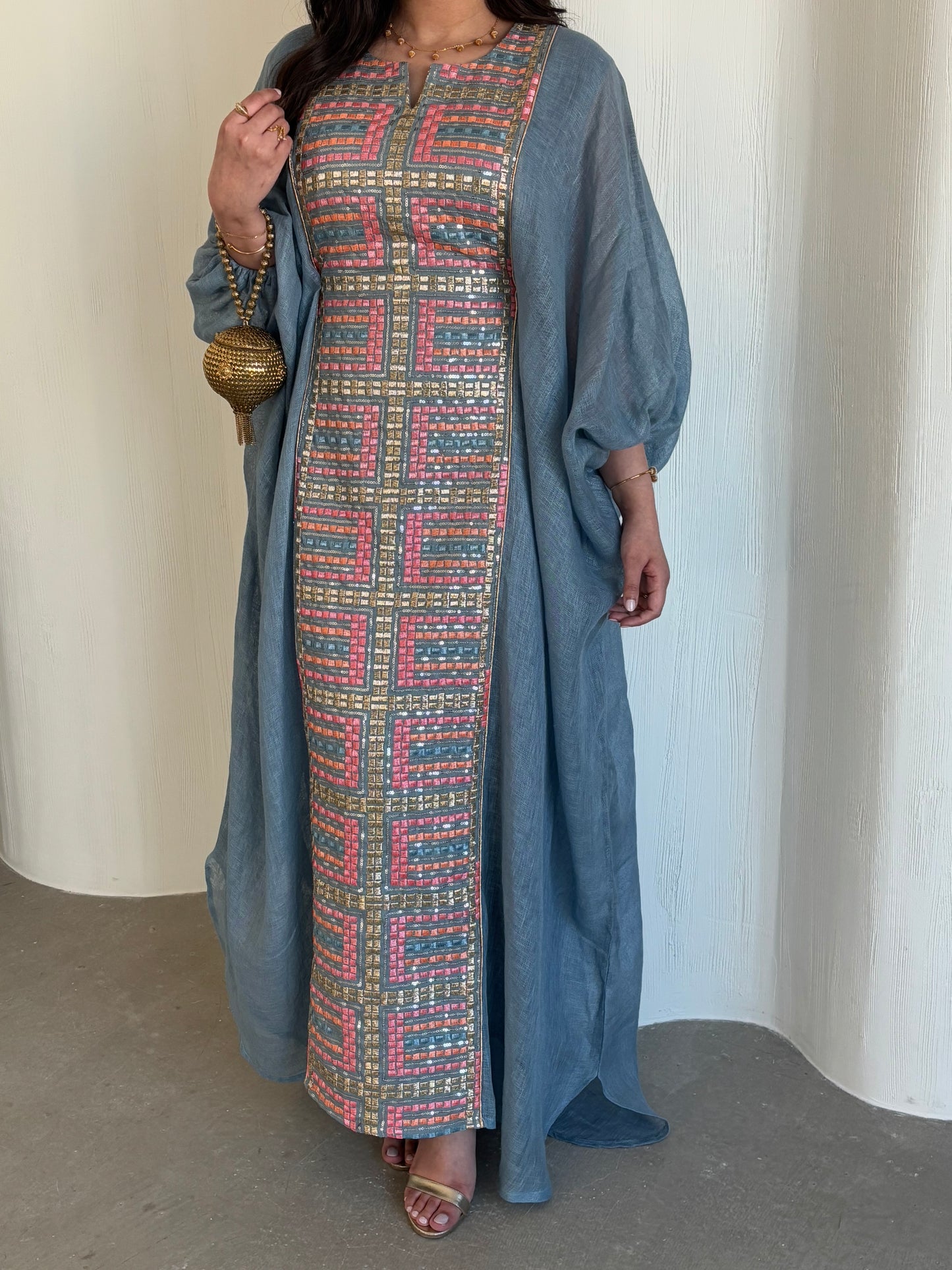 DN124 - COLORFUL EMBROIDERY