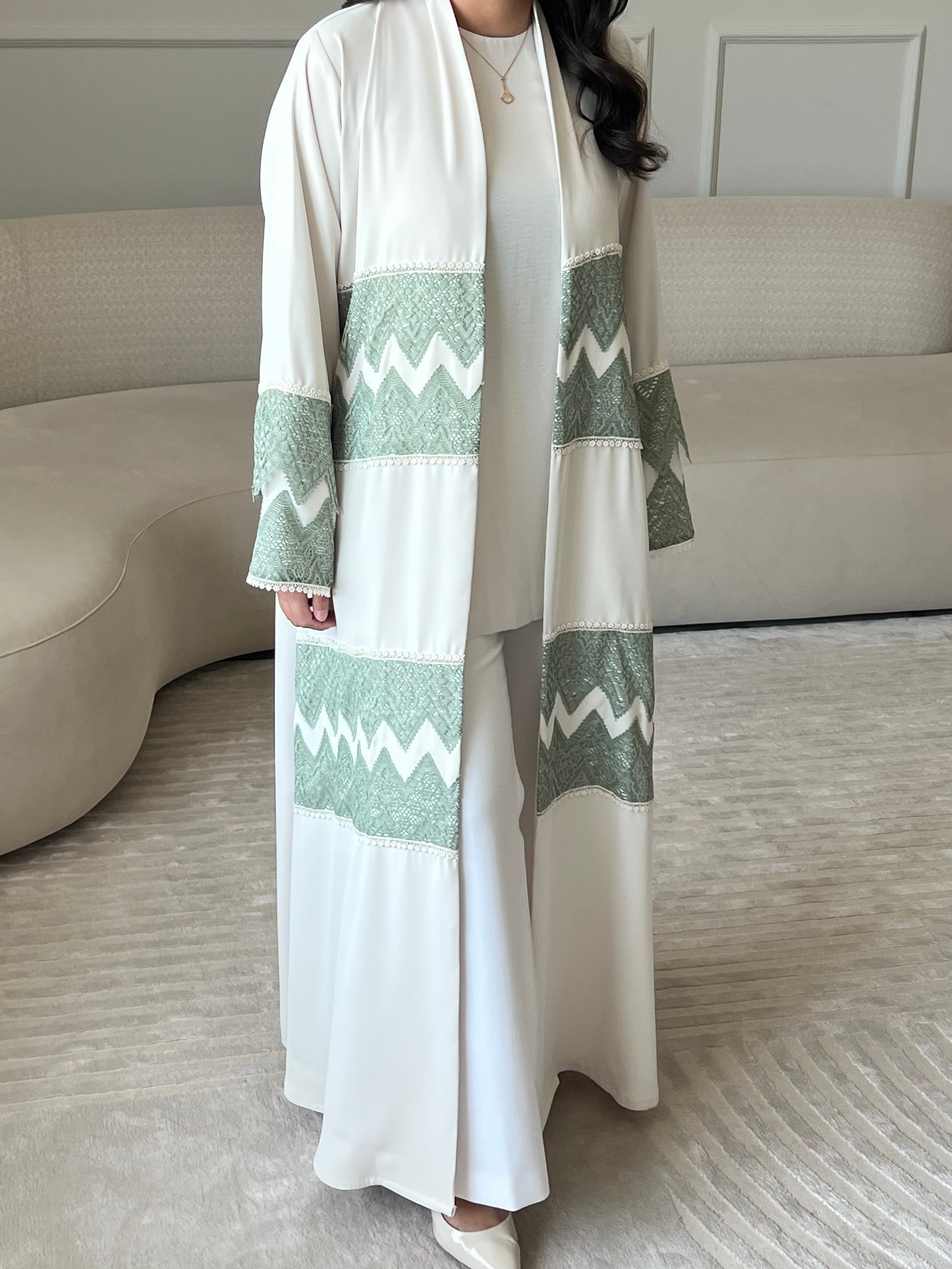 DN269 - LACE ABAYA