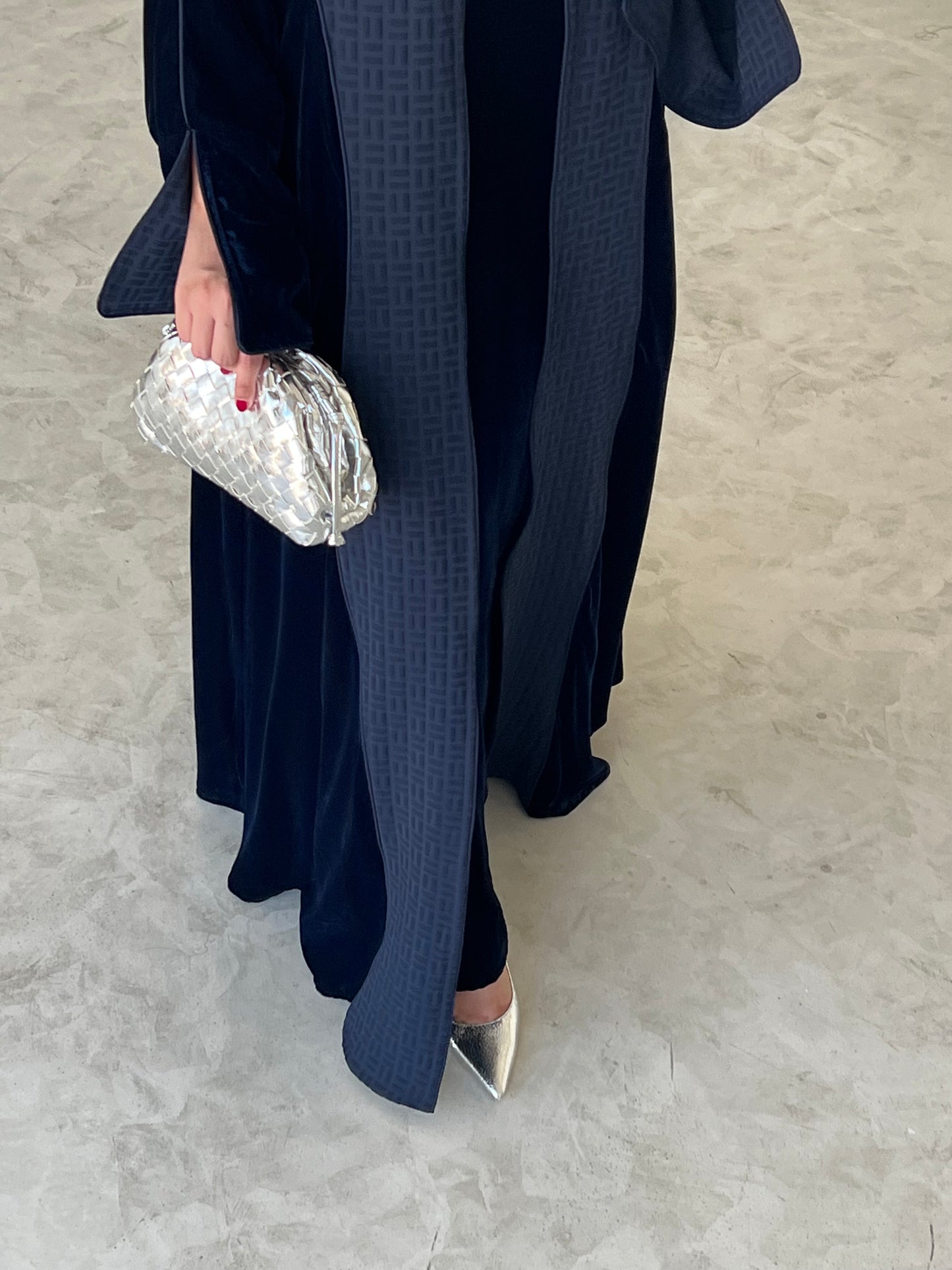 DN204 - VELVET ABAYA