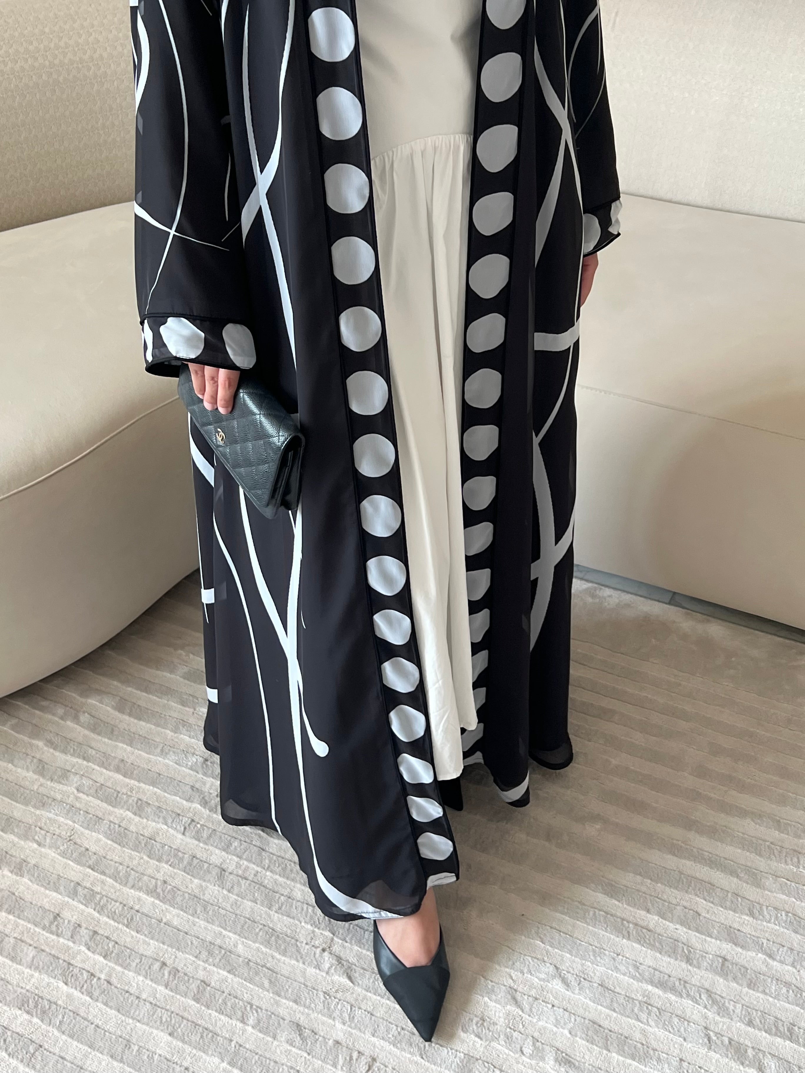 DN263 - POLKA DOT ABAYA