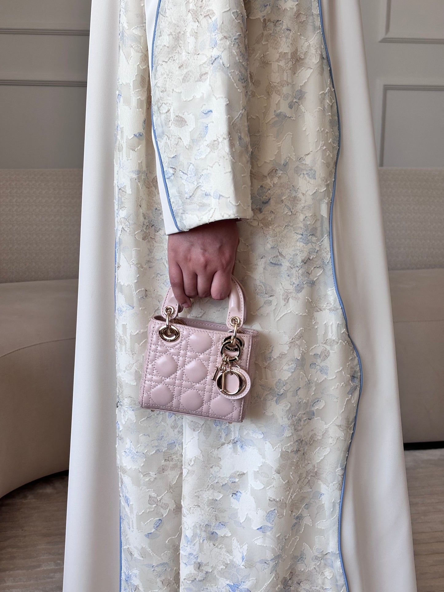 DN273 - FLORAL ABAYA