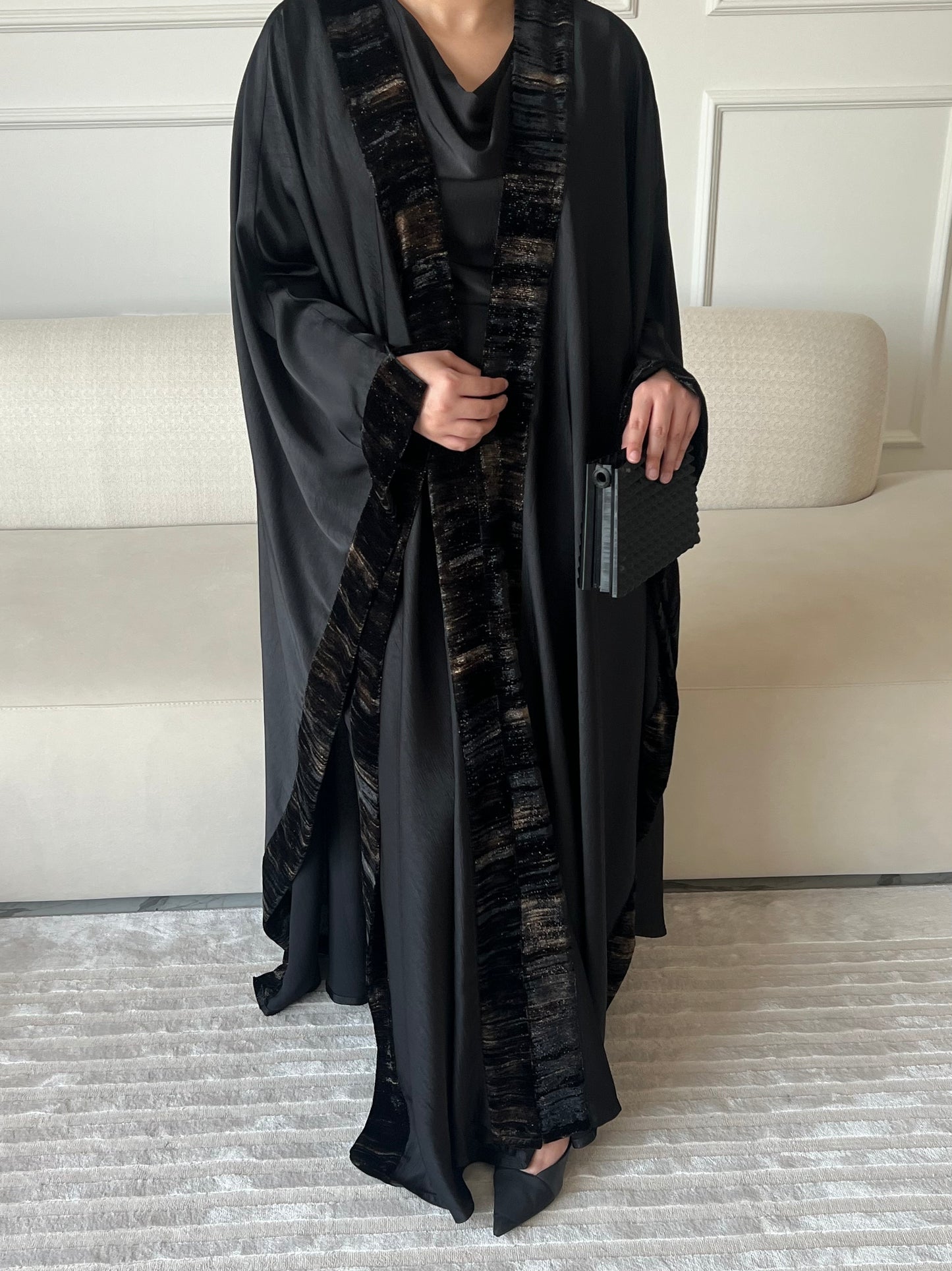DN224 - SILK ABAYA SET
