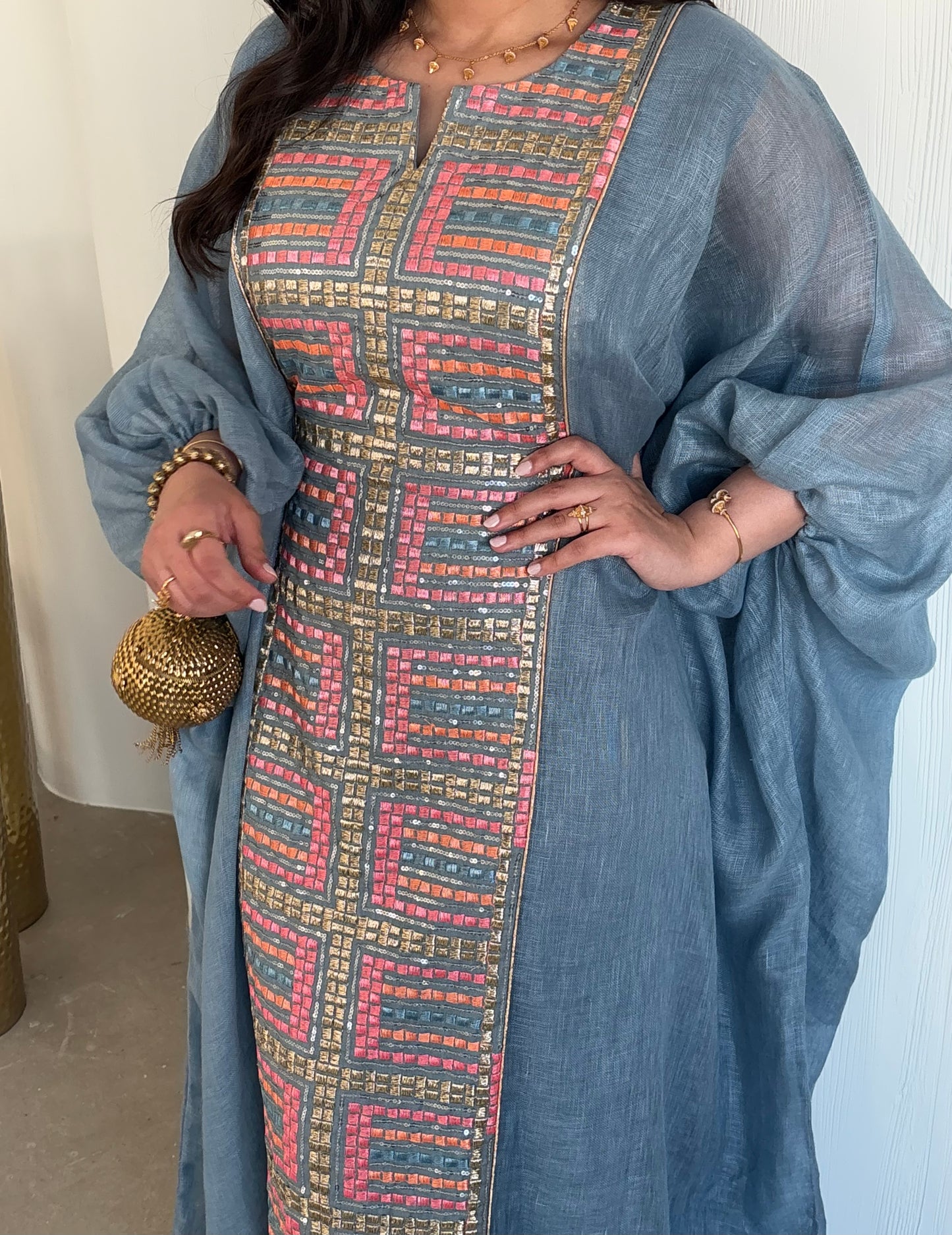 DN124 - COLORFUL EMBROIDERY