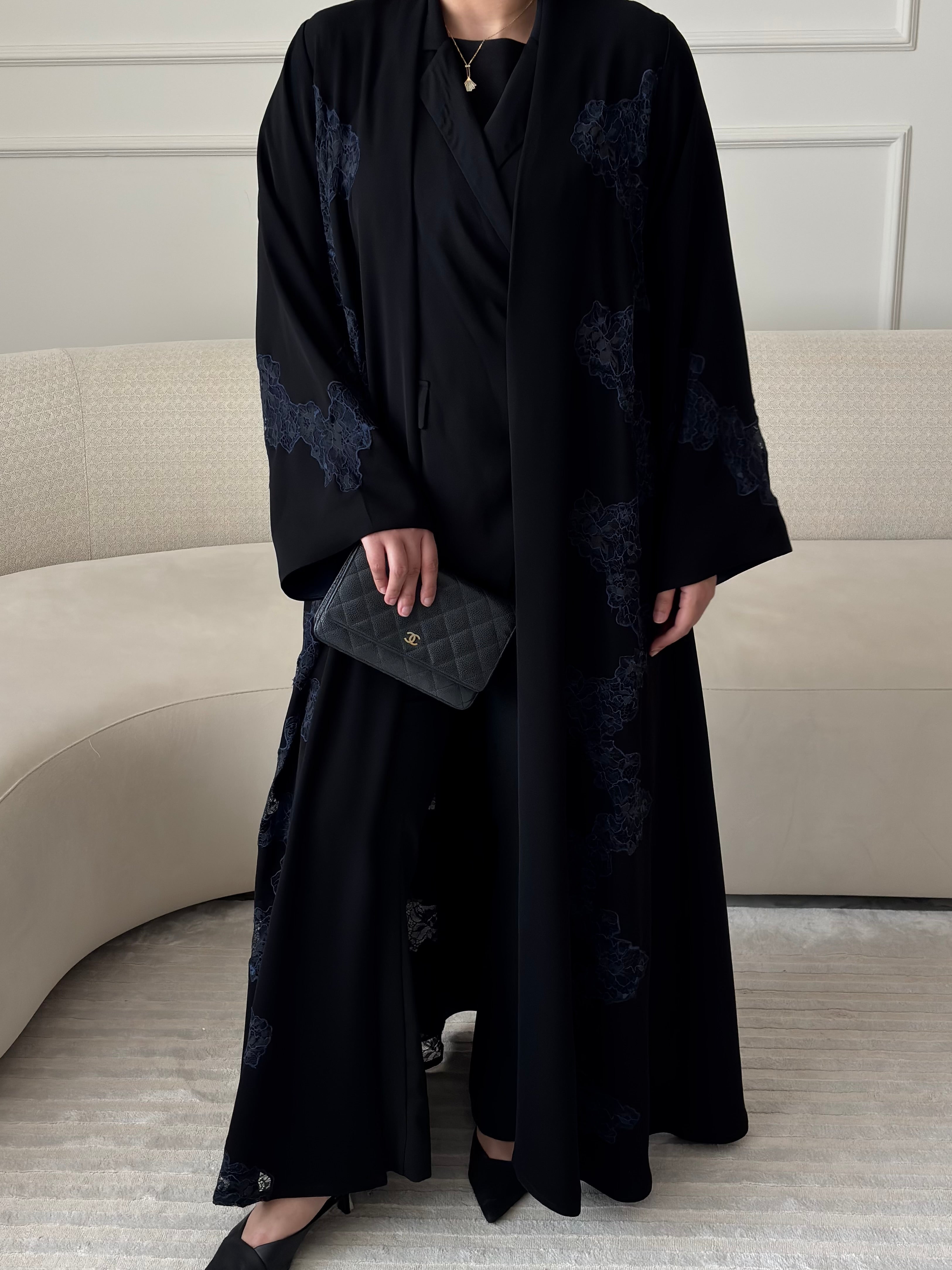 DN285 - LACE ABAYA