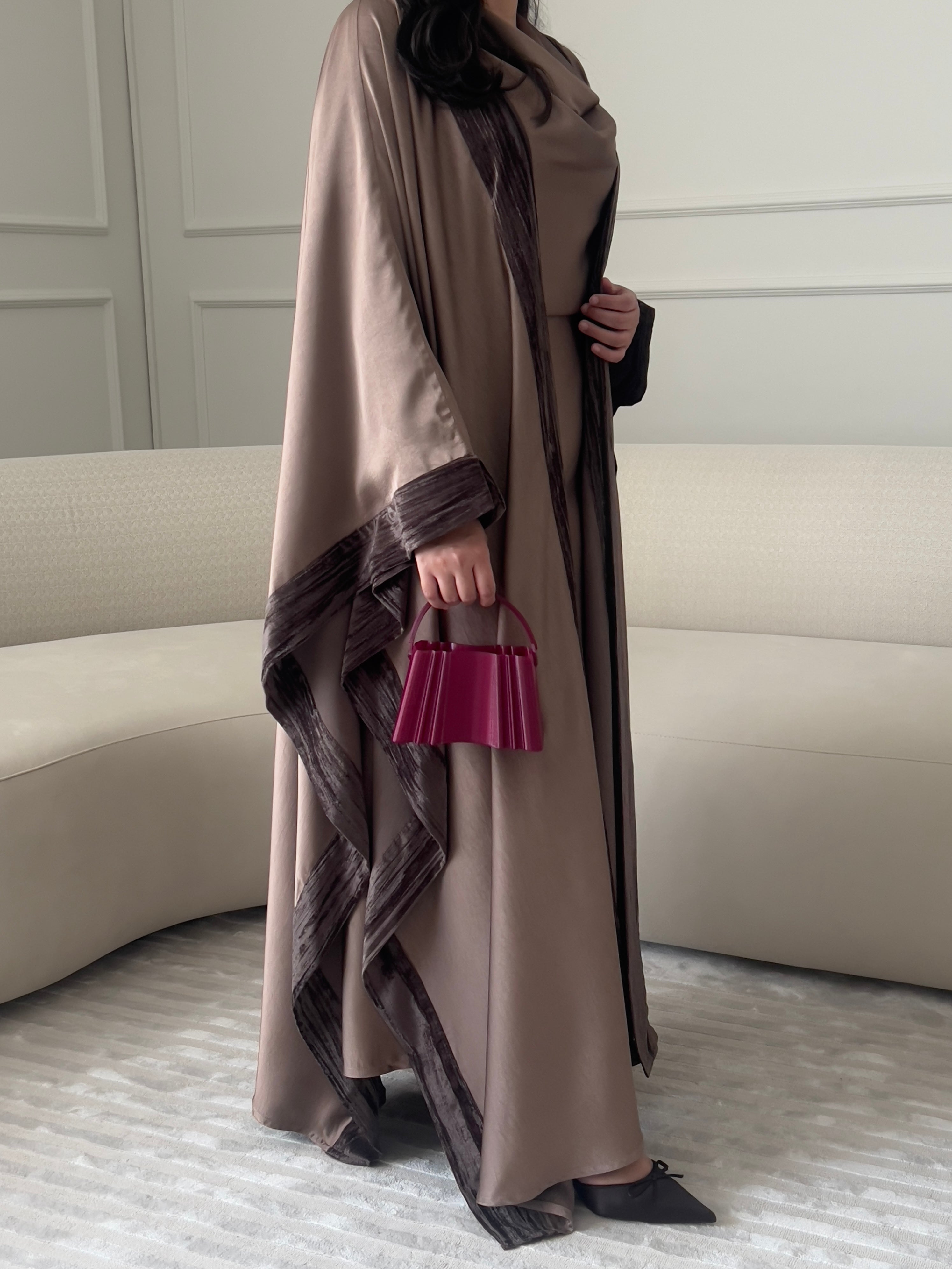 DN201 - SILK ABAYA SET
