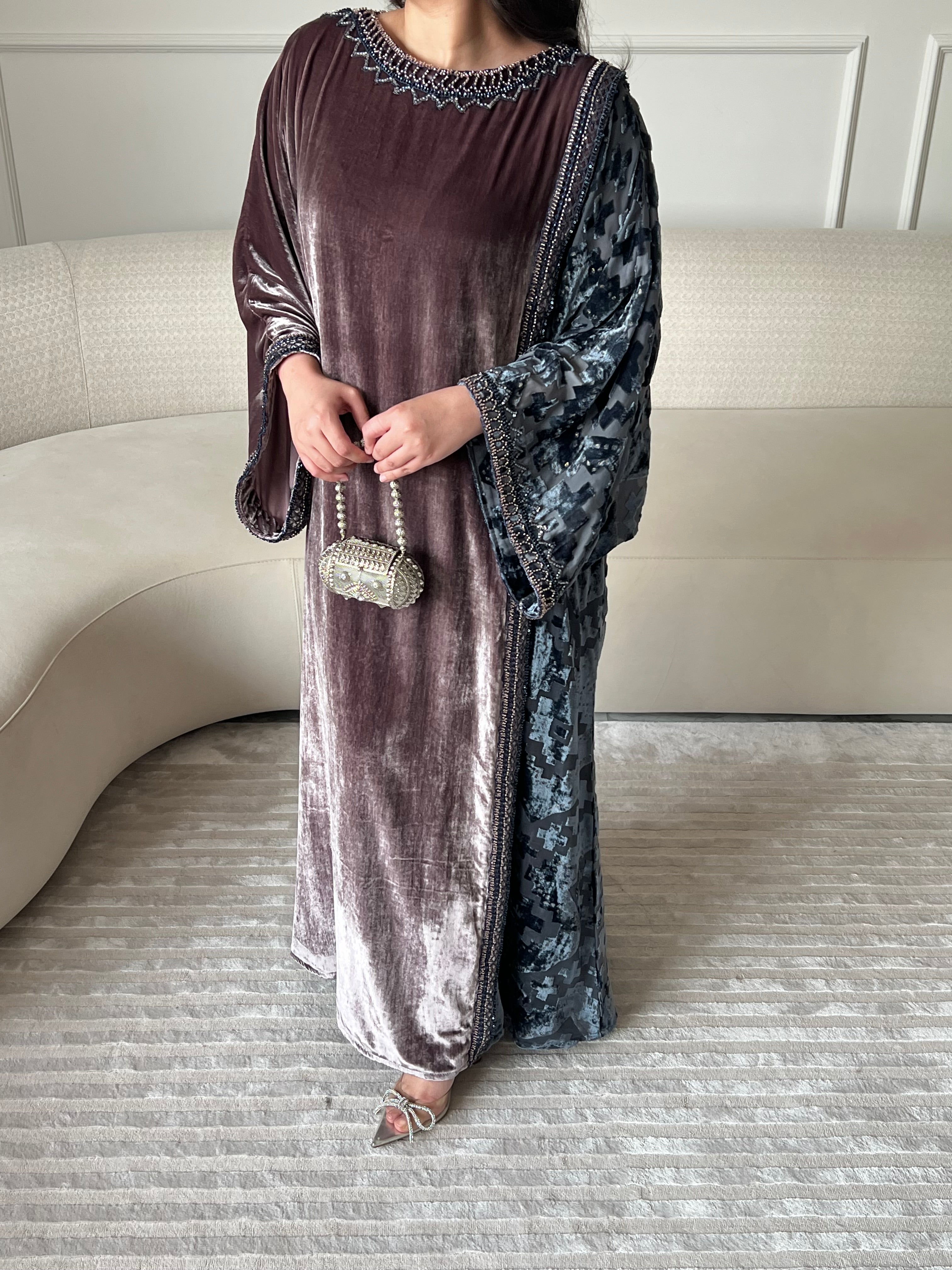 DN249 - VELVET EMBROIDERY