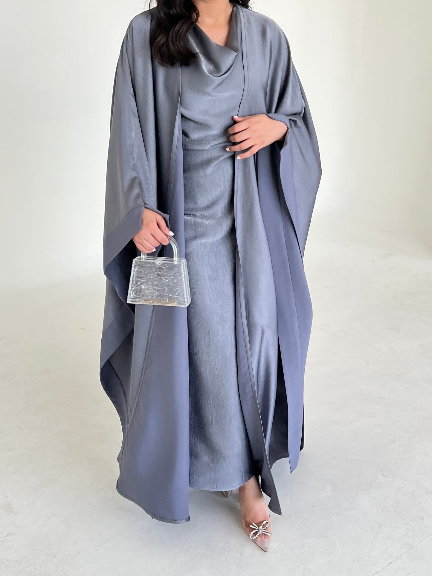 DN076 - SILK ABAYA SET