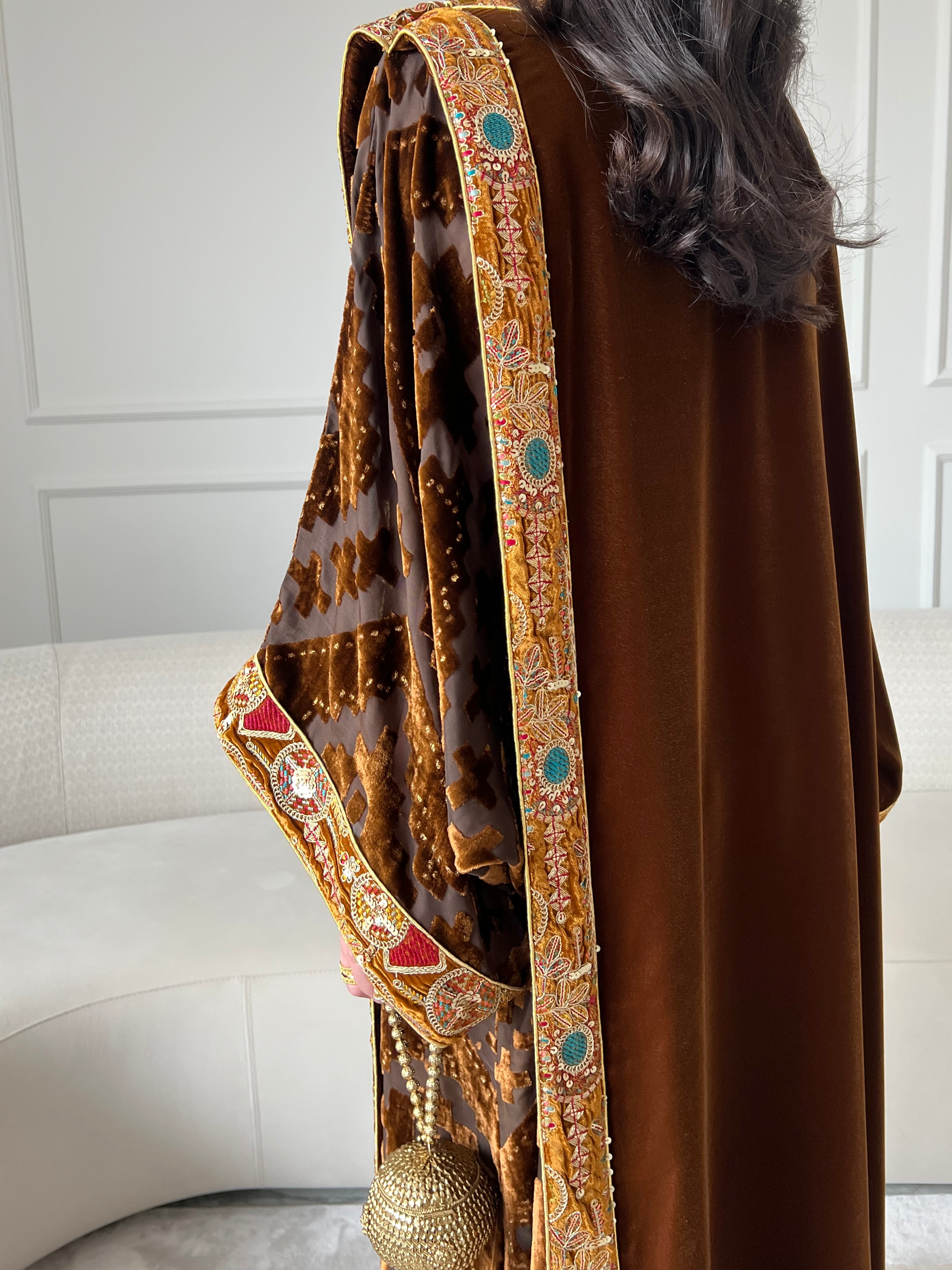 DN247 - VELVET EMBROIDERY