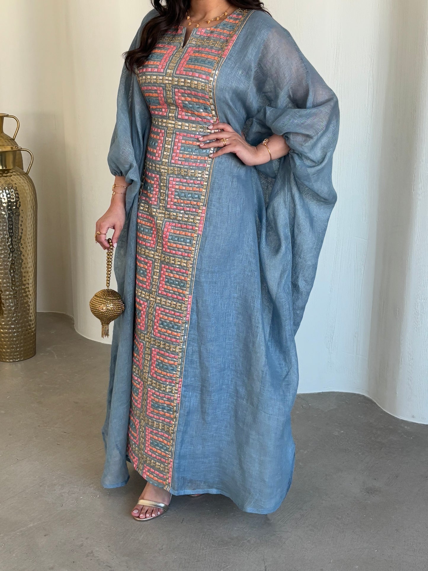 DN124 - COLORFUL EMBROIDERY