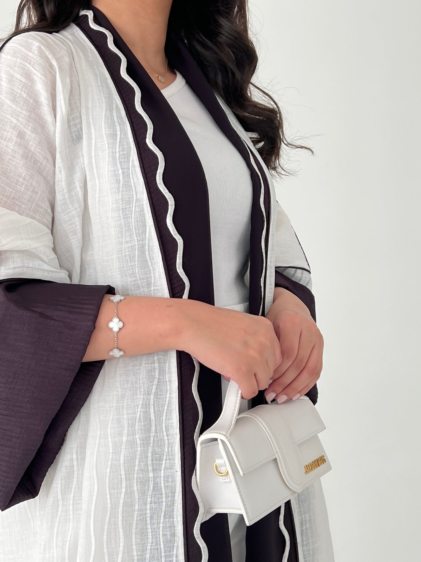 DN045 - WAVES ABAYA