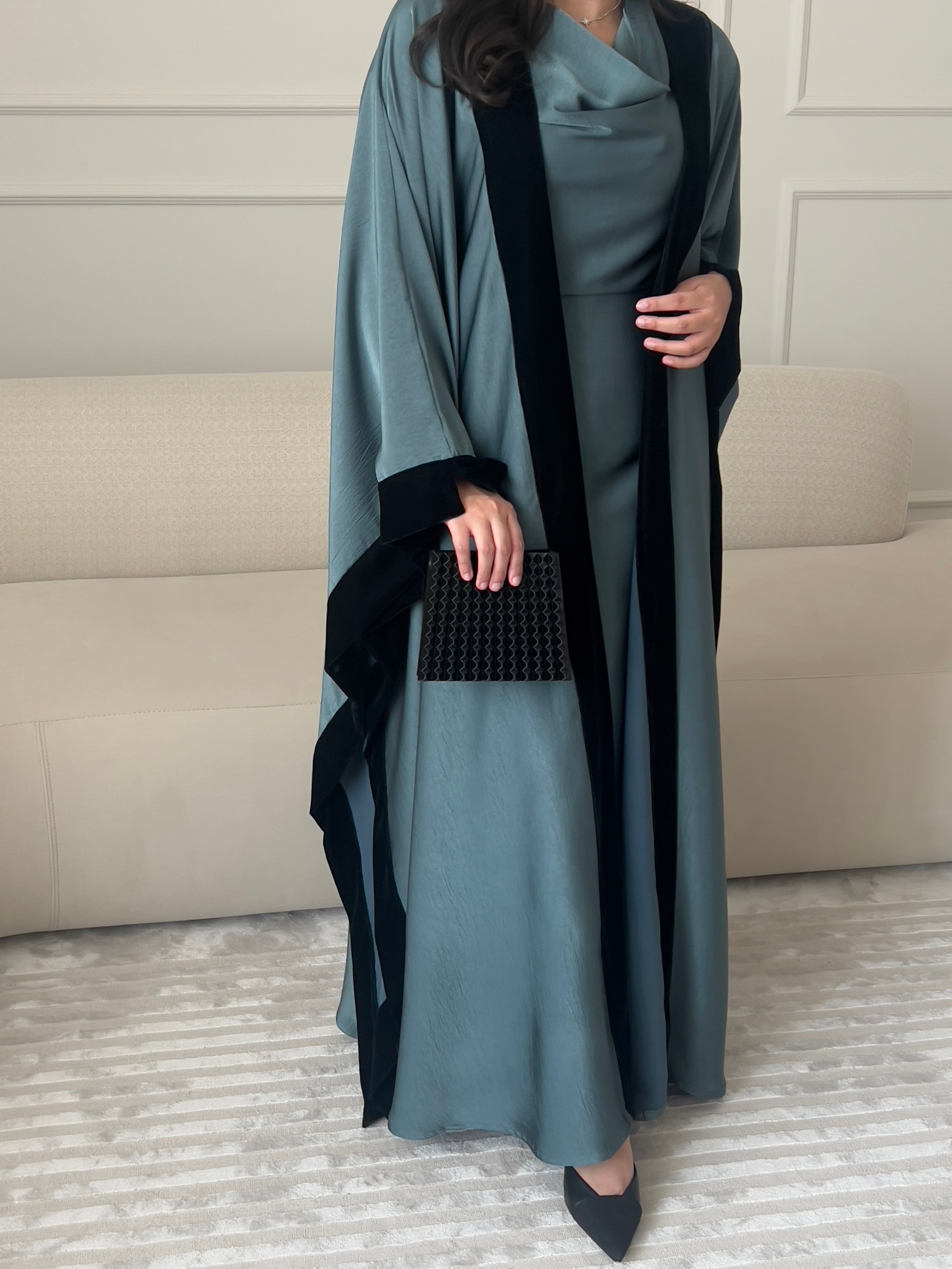DN199 - SILK ABAYA SET