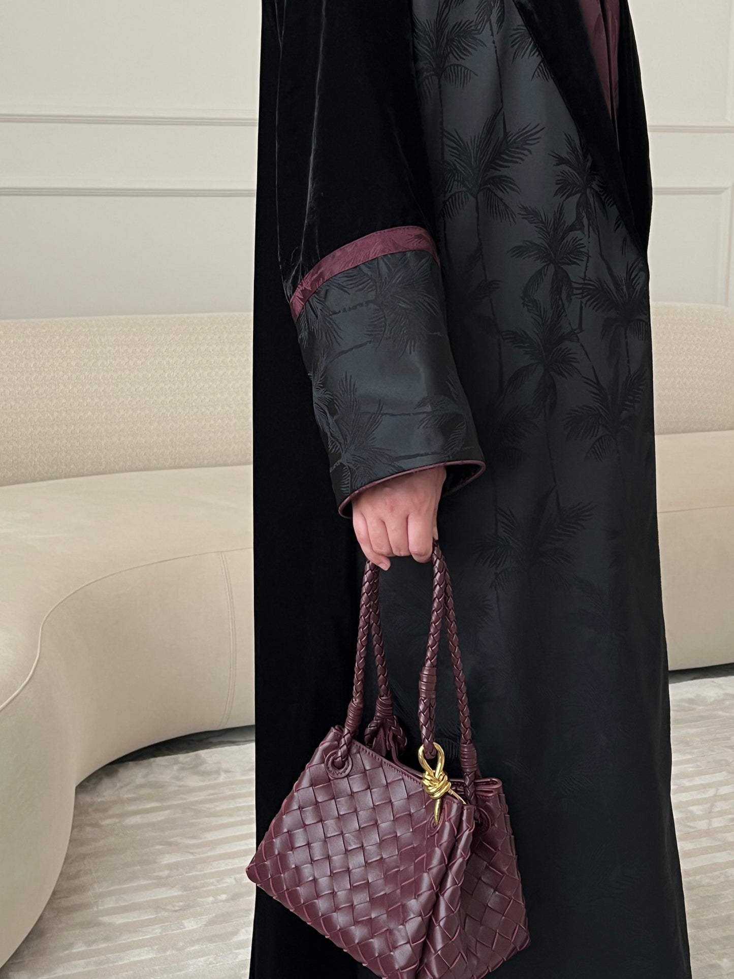 DN212 - VELVET PALM ABAYA