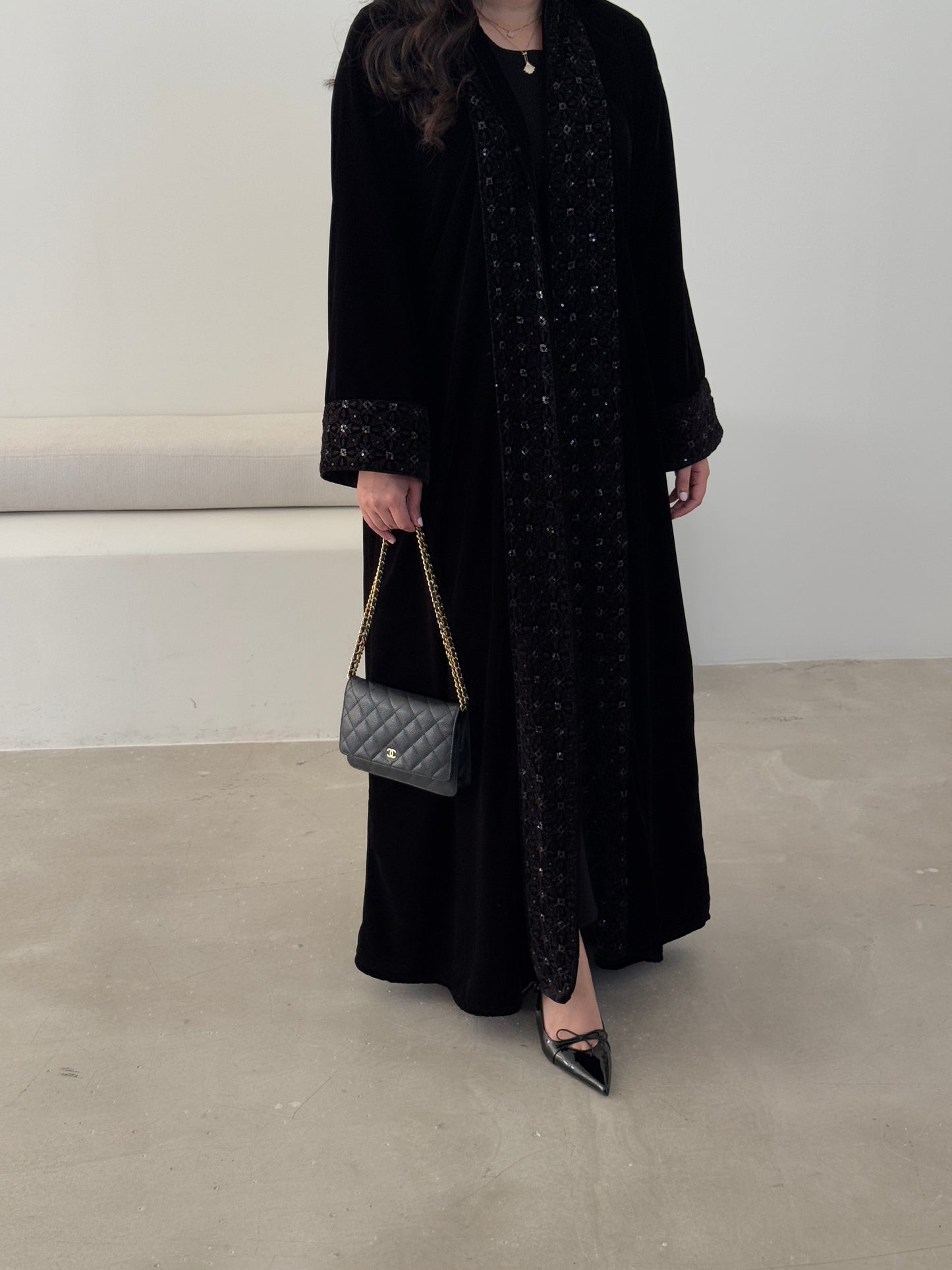 DN112 - VELVET ABAYA