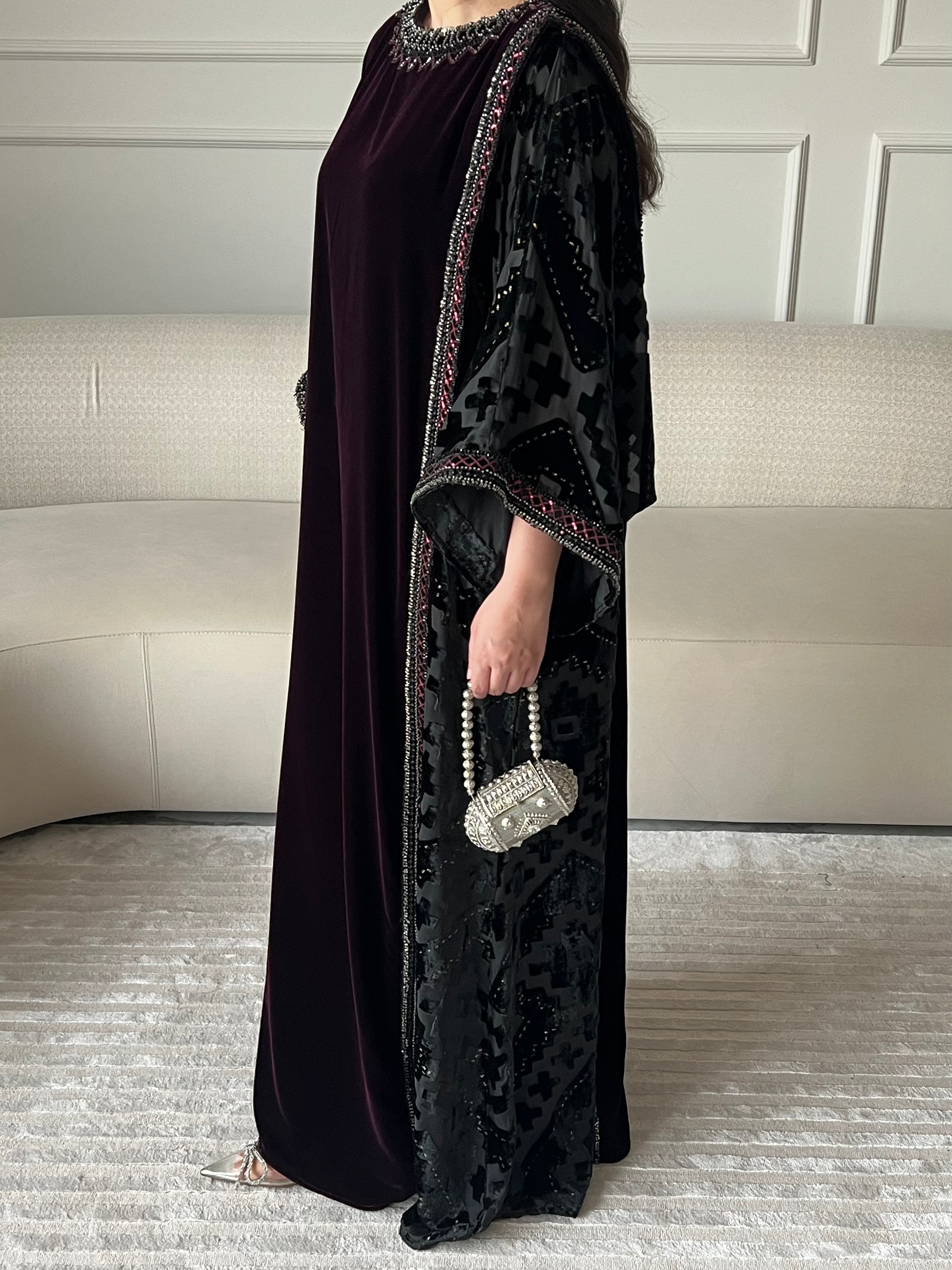 DN252 - VELVET EMBROIDERY