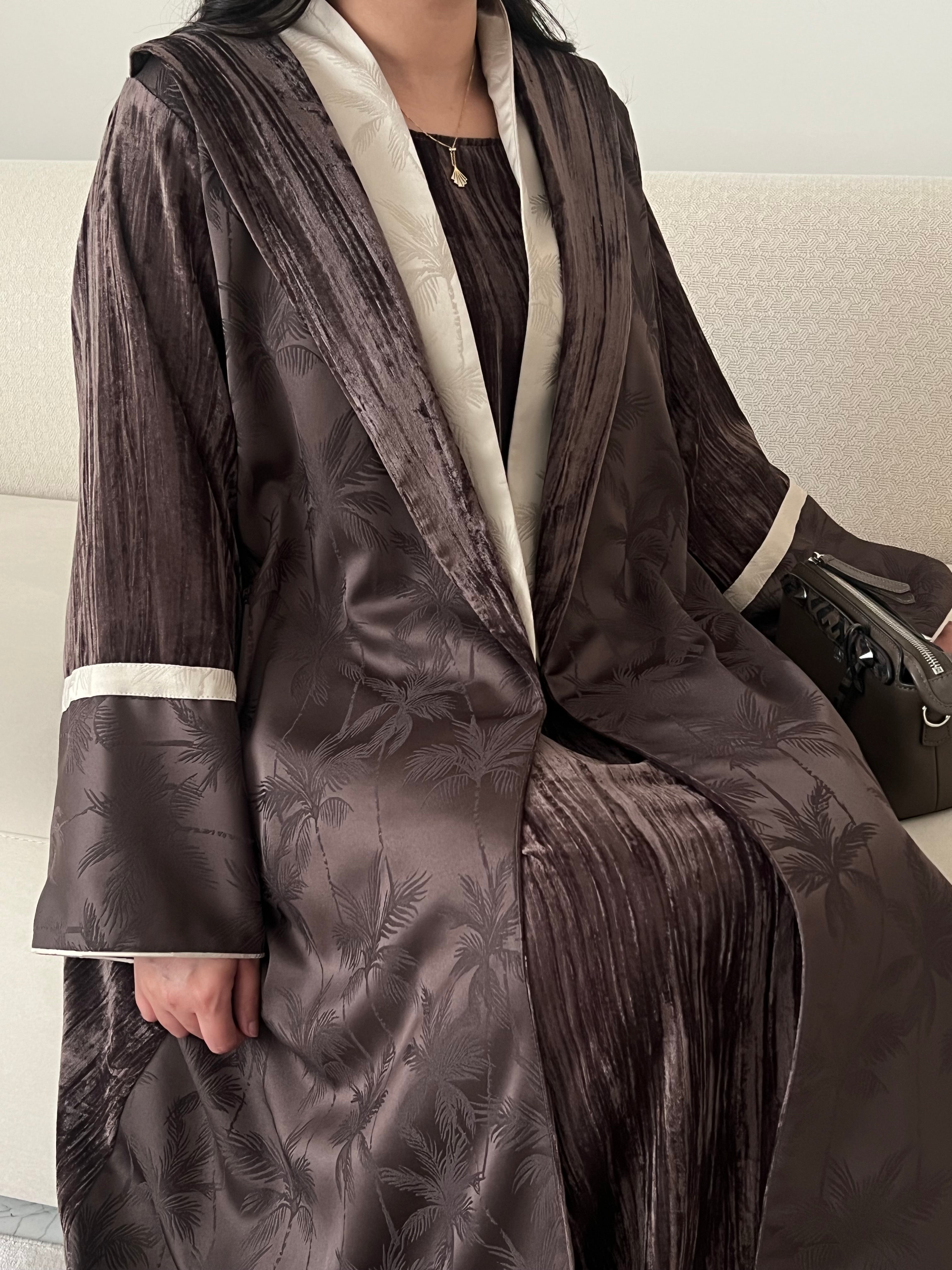 DN208 - VELVET PALM ABAYA