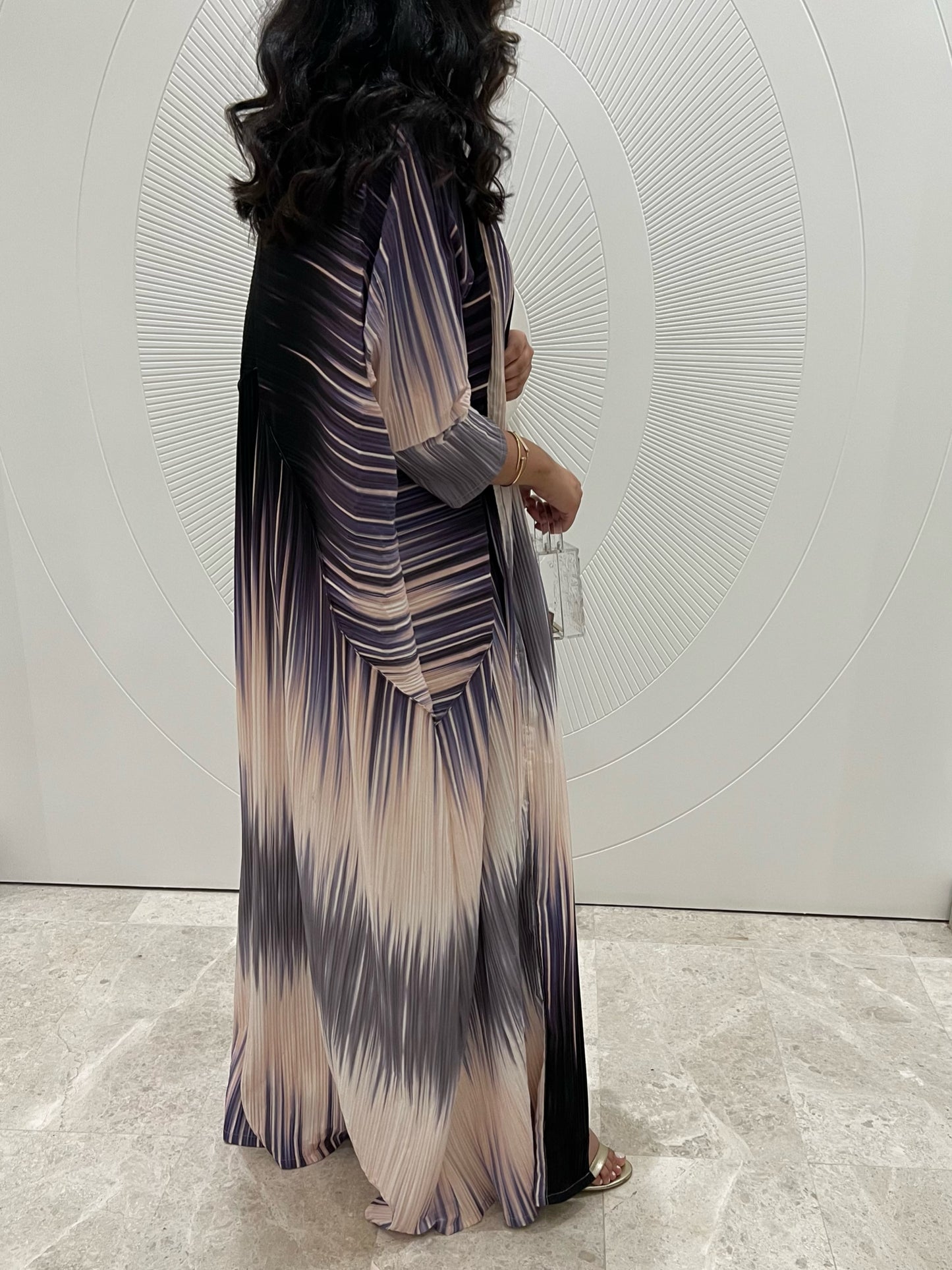 DN011 - BREEZE ABAYA