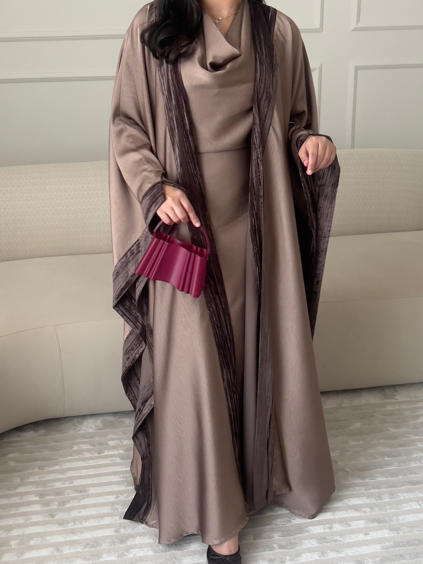 DN201 - SILK ABAYA SET