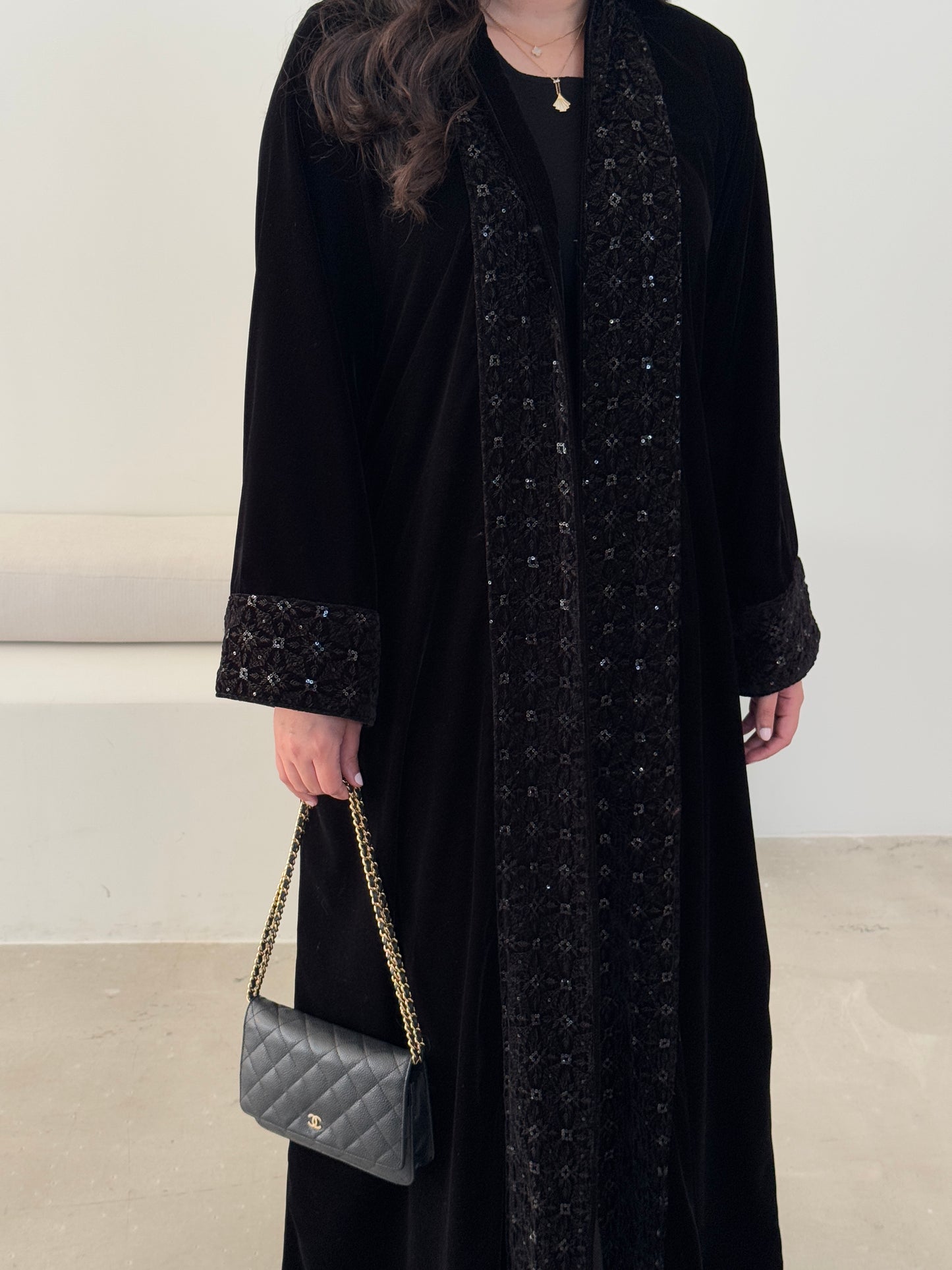DN112 - VELVET ABAYA
