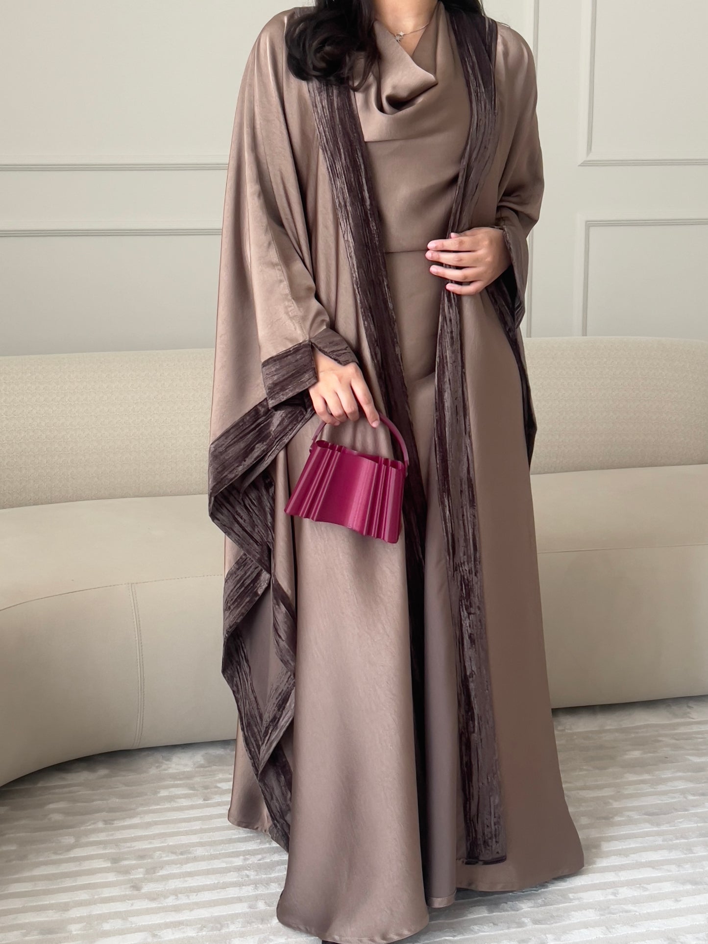 DN201 - SILK ABAYA SET