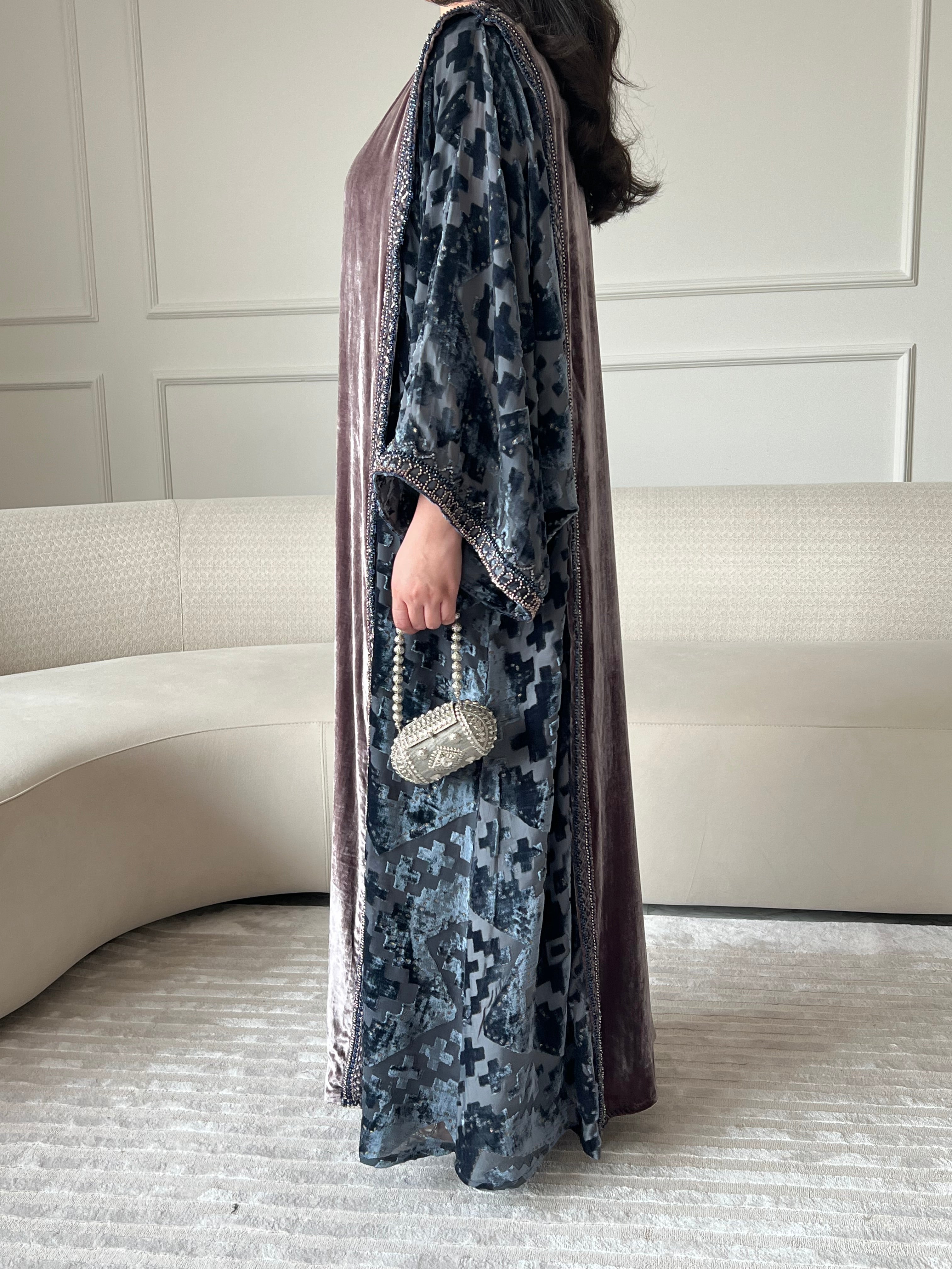 DN249 - VELVET EMBROIDERY