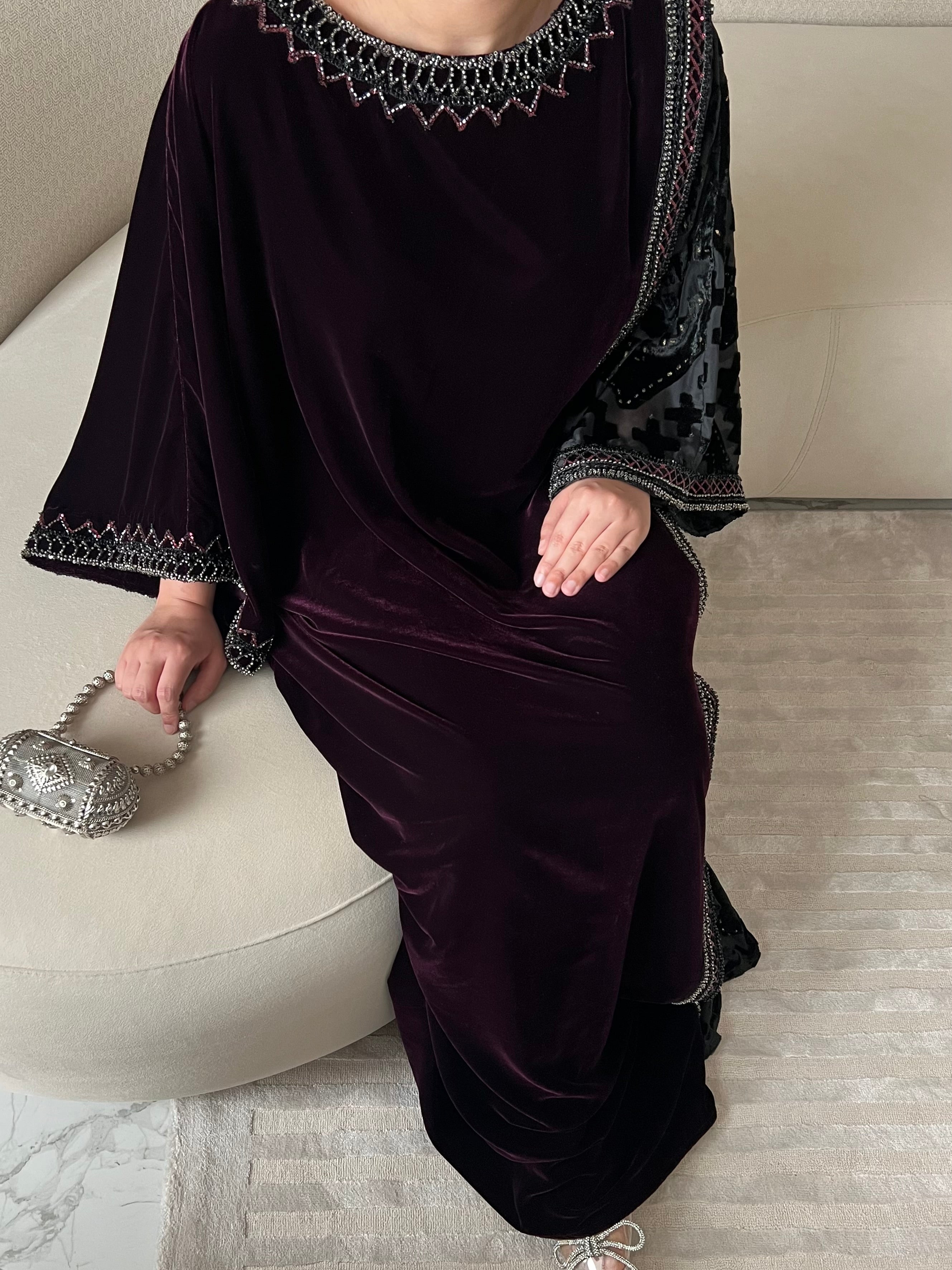 DN252 - VELVET EMBROIDERY