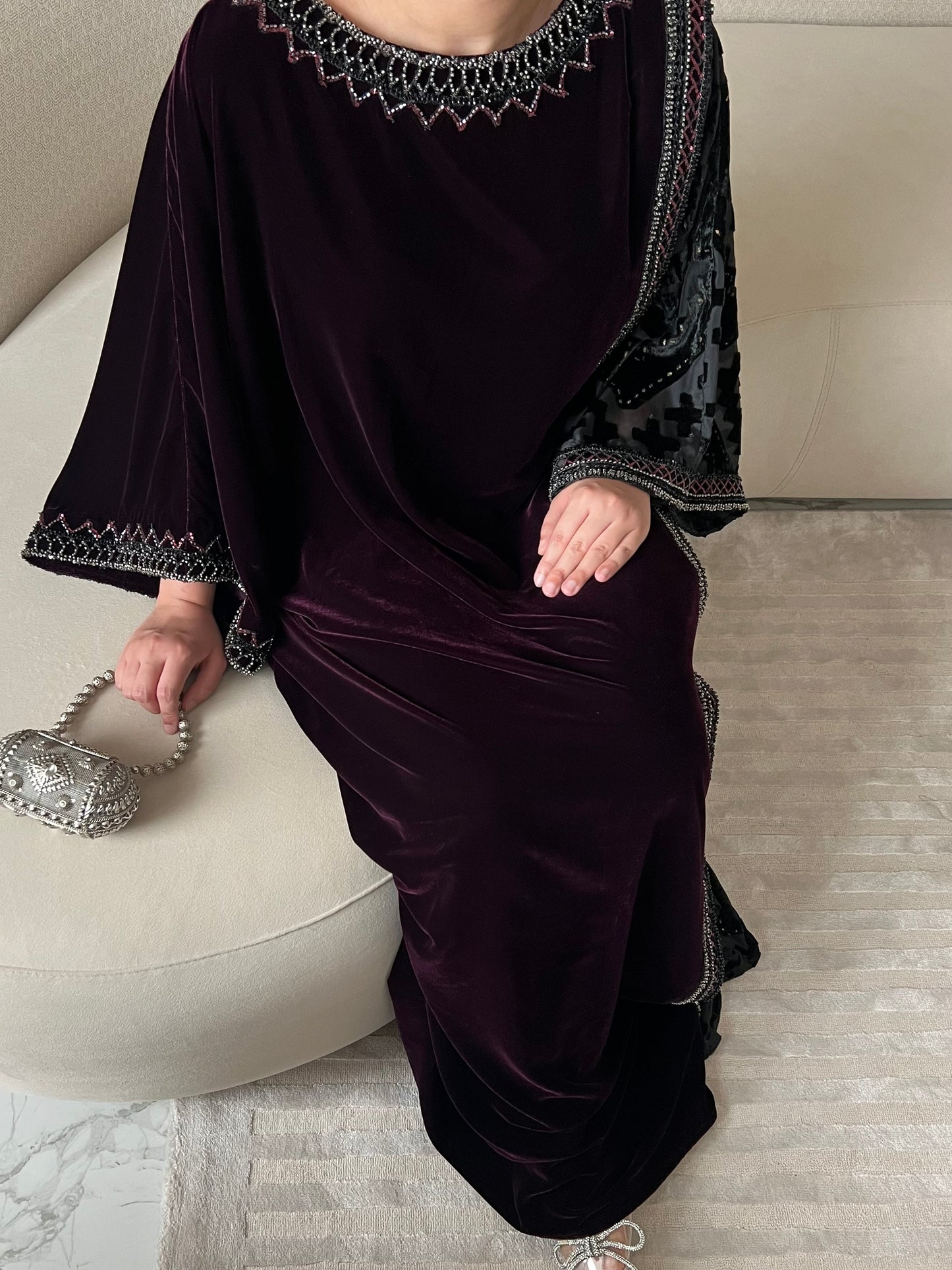 DN252 - VELVET EMBROIDERY