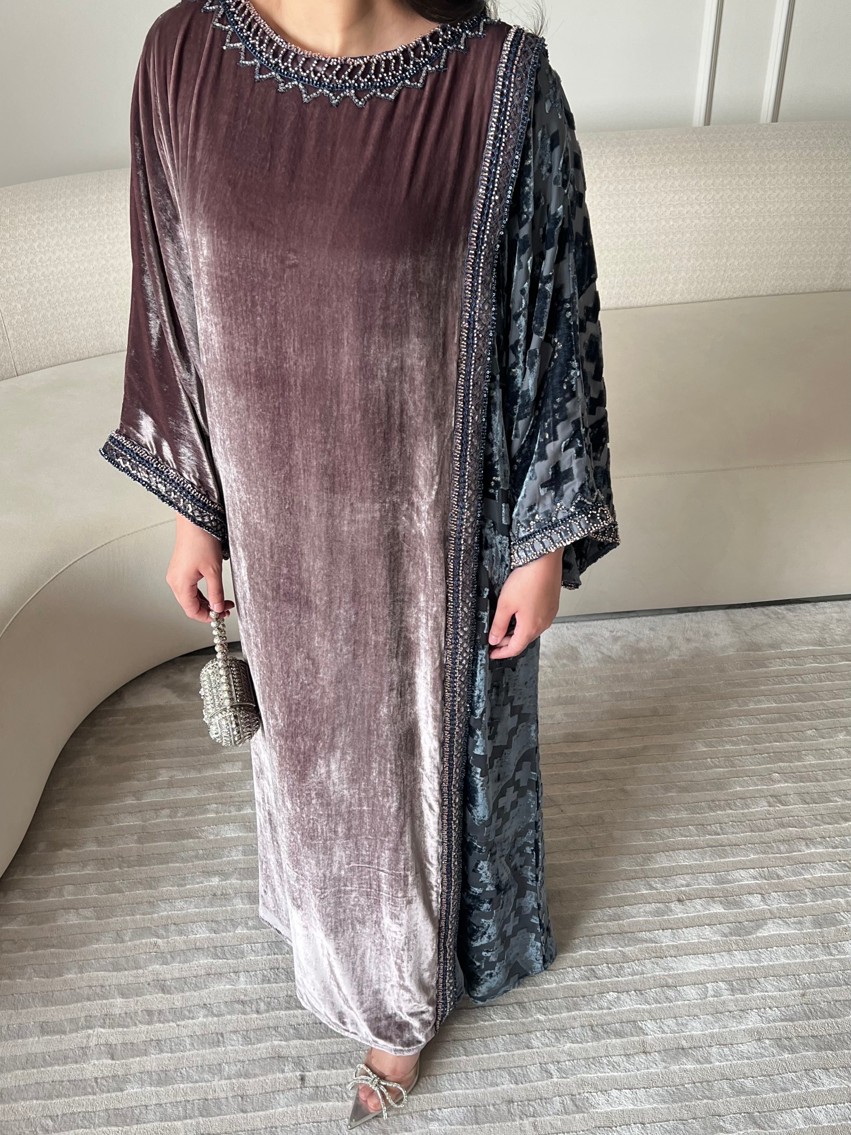 DN249 - VELVET EMBROIDERY