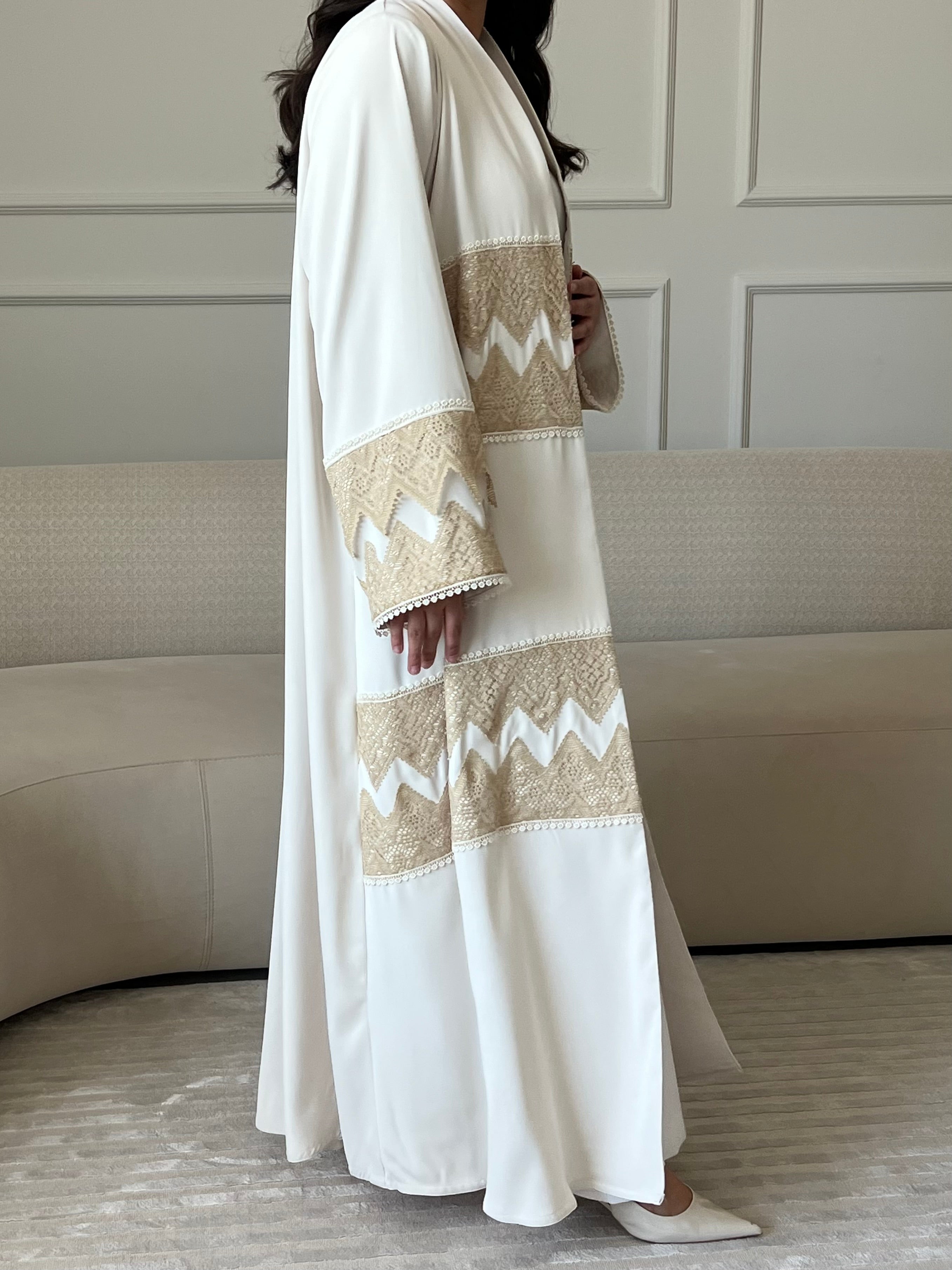DN267 - LACE ABAYA