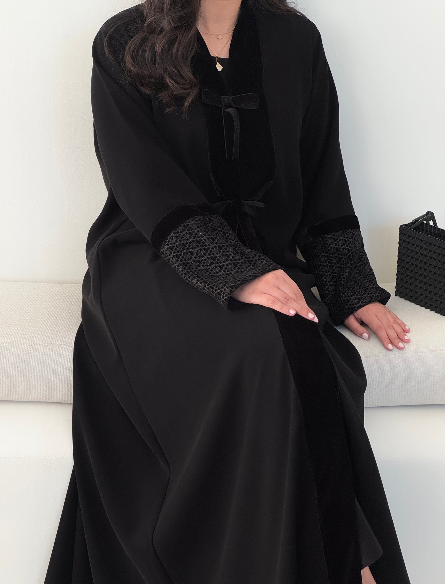 DN111 - BOW ABAYA