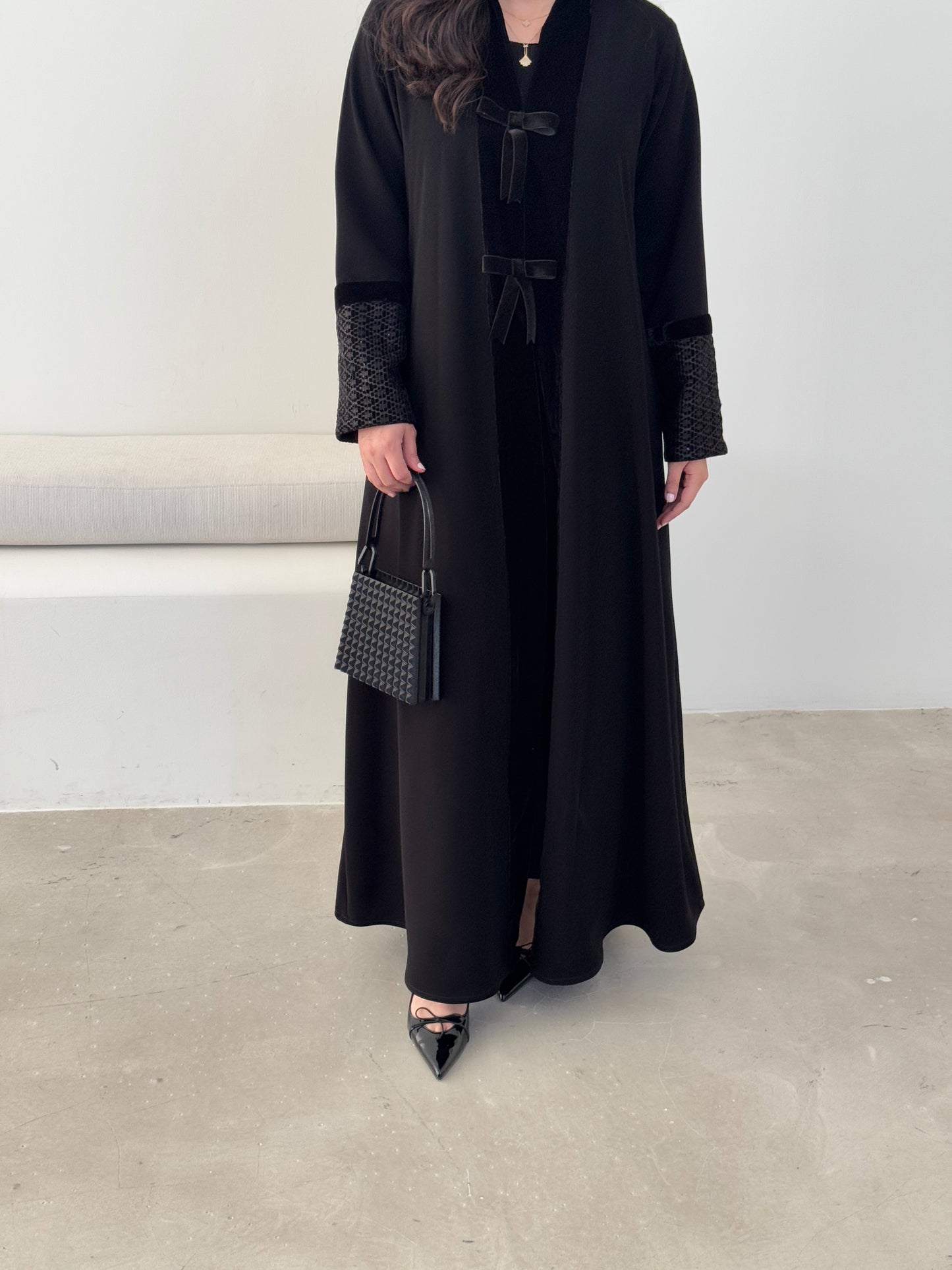 DN111 - BOW ABAYA