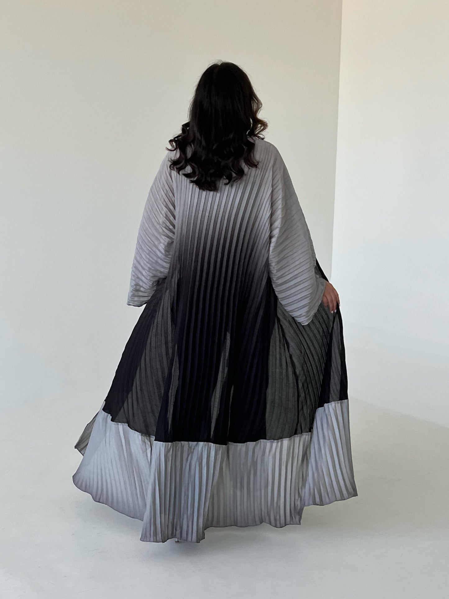 DN036 - TWO TONE PLEATED ABAYA