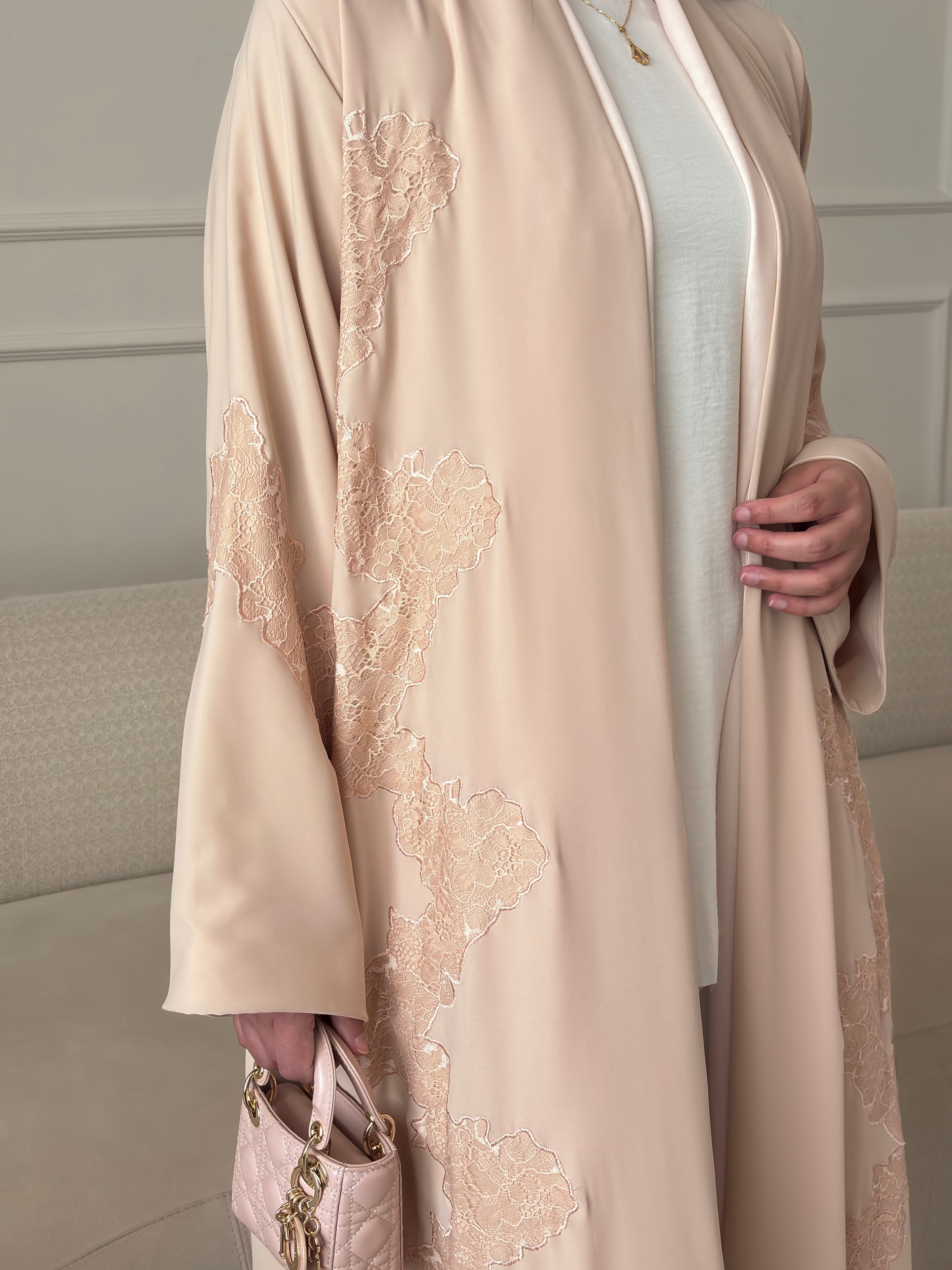 DN286 - LACE ABAYA
