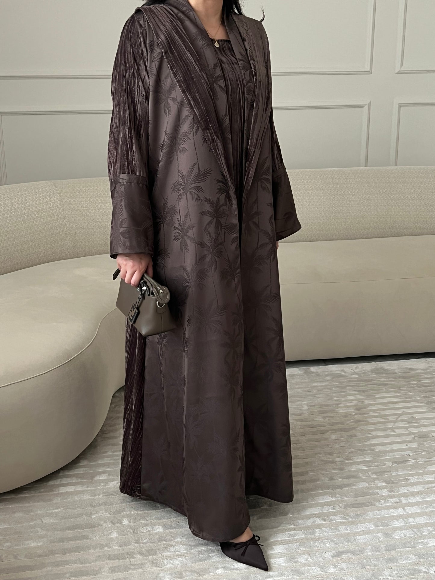DN207 - VELVET PALM ABAYA