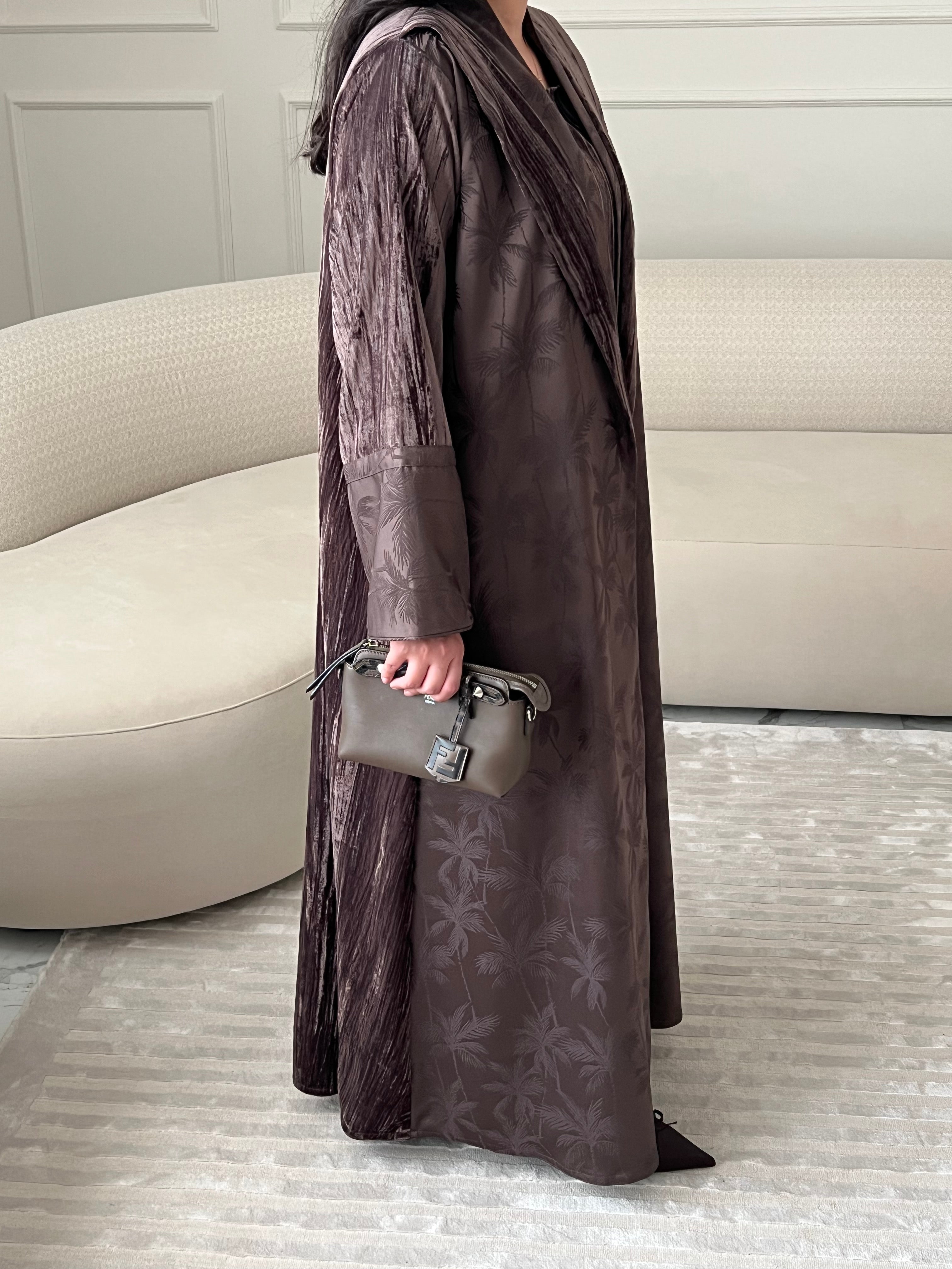 DN207 - VELVET PALM ABAYA