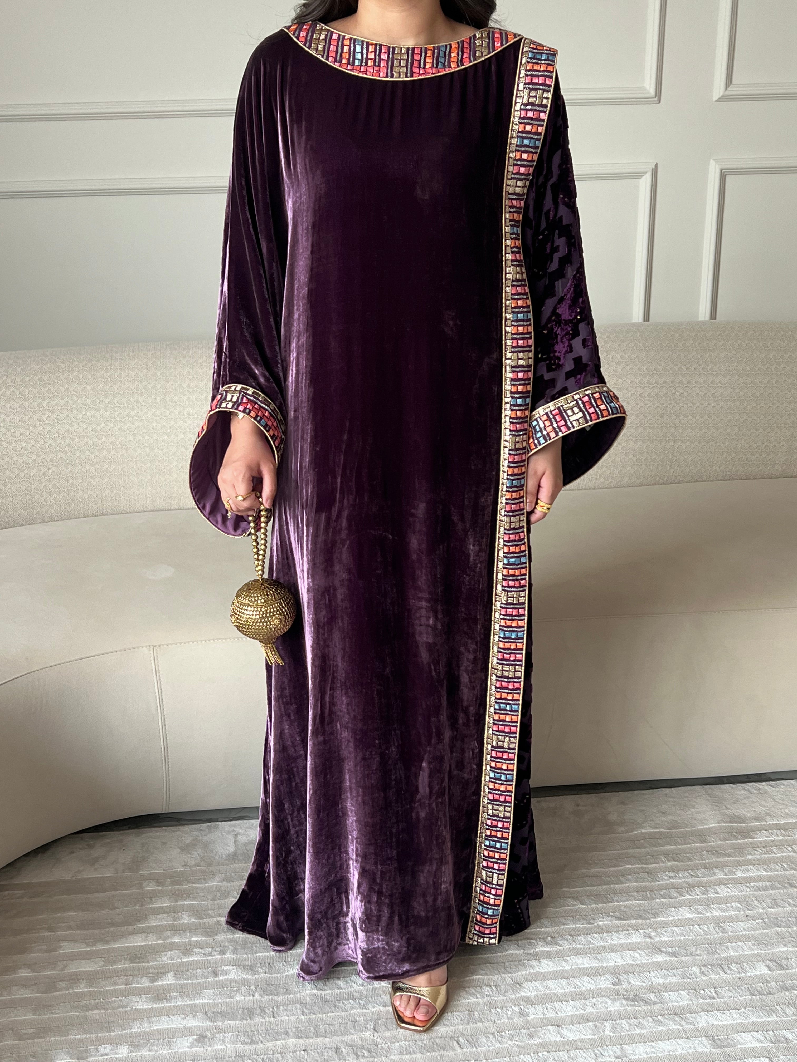 DN248 - VELVET EMBROIDERY